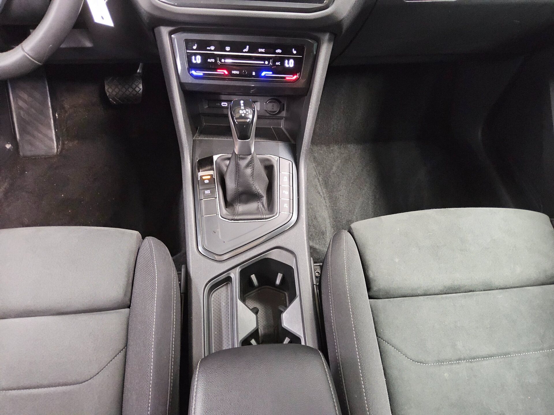 Volkswagen Tiguan 2.0 TDI Life Navi Matrix HuD Pano RfK 6