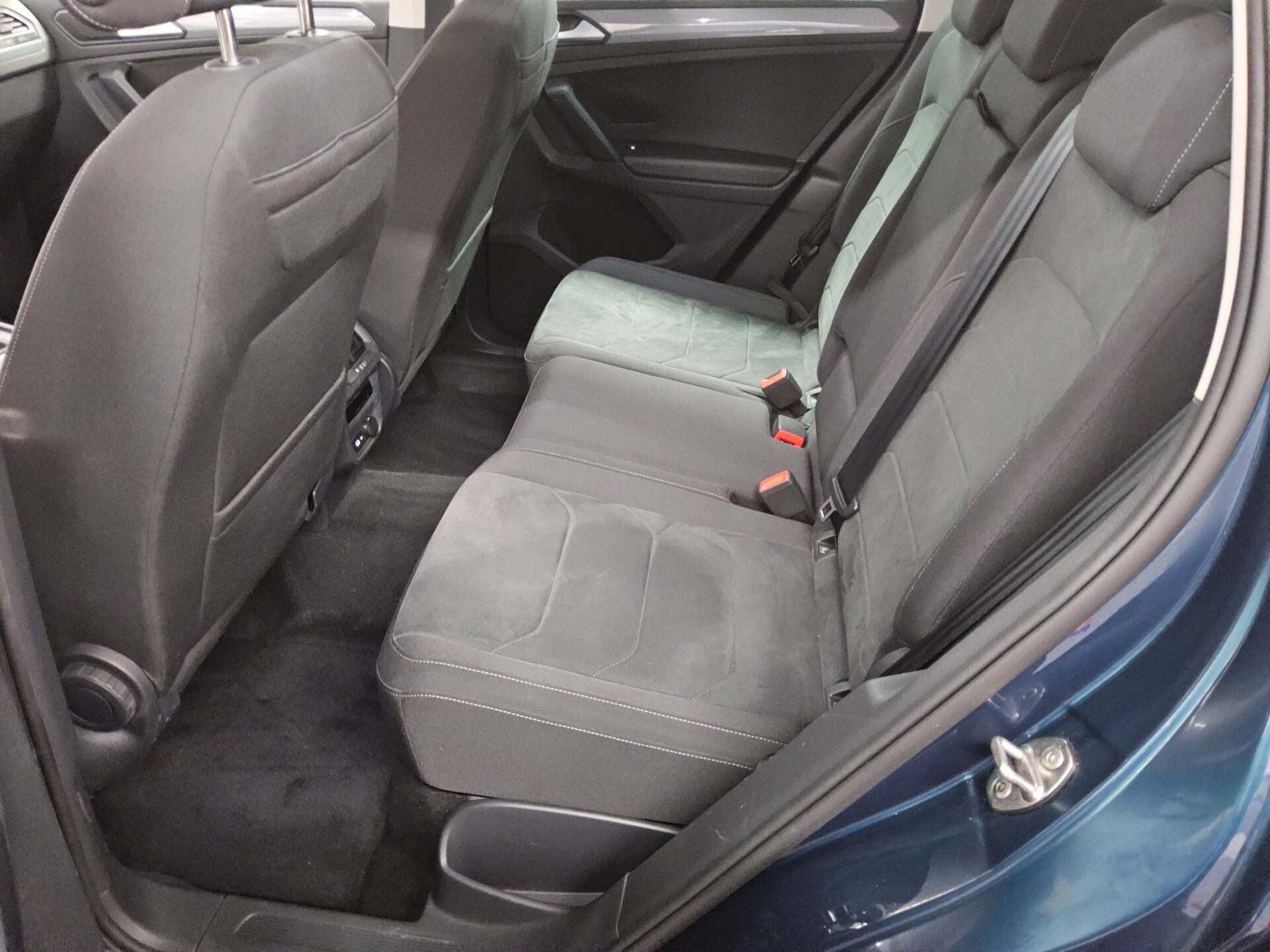 Volkswagen Tiguan 2.0 TDI Life Navi Matrix HuD Pano RfK 13