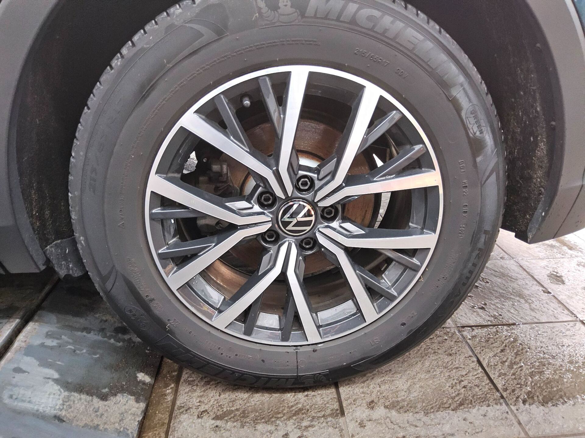 Volkswagen Tiguan 2.0 TDI Life Navi Matrix HuD Pano RfK 10