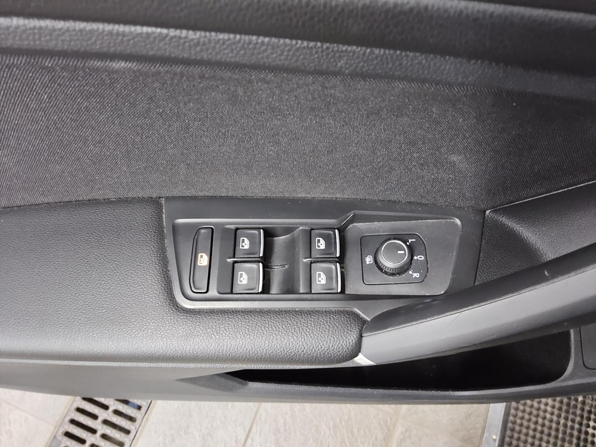 Volkswagen Tiguan 2.0 TDI 4M Comf. Navi AID RFK ACC Massage 10