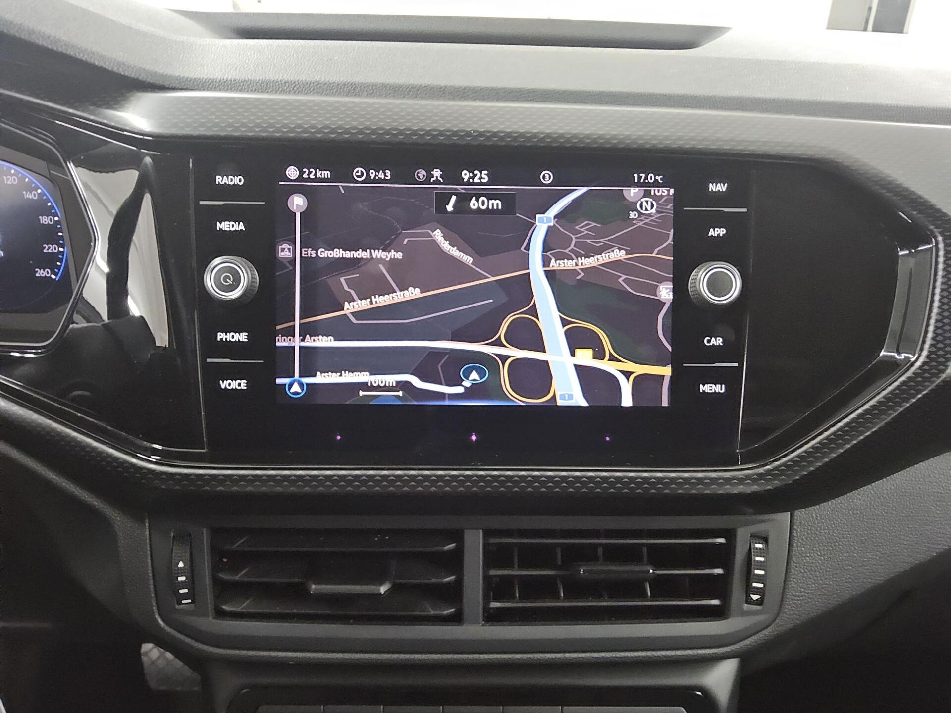 Volkswagen T-Cross 1.0 TSI Life Navi AID PDC ACC 7