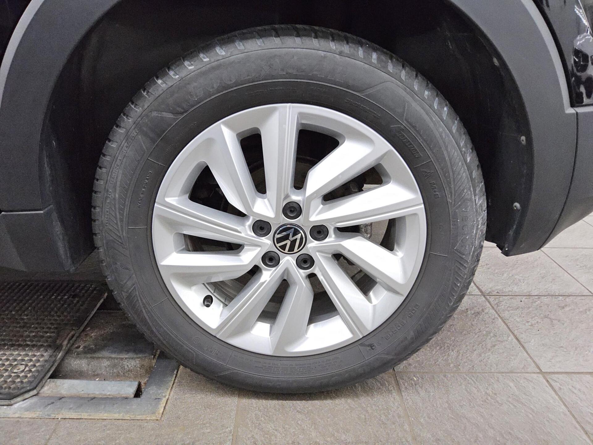 Volkswagen T-Cross 1.0 TSI Life Navi AID PDC ACC 11