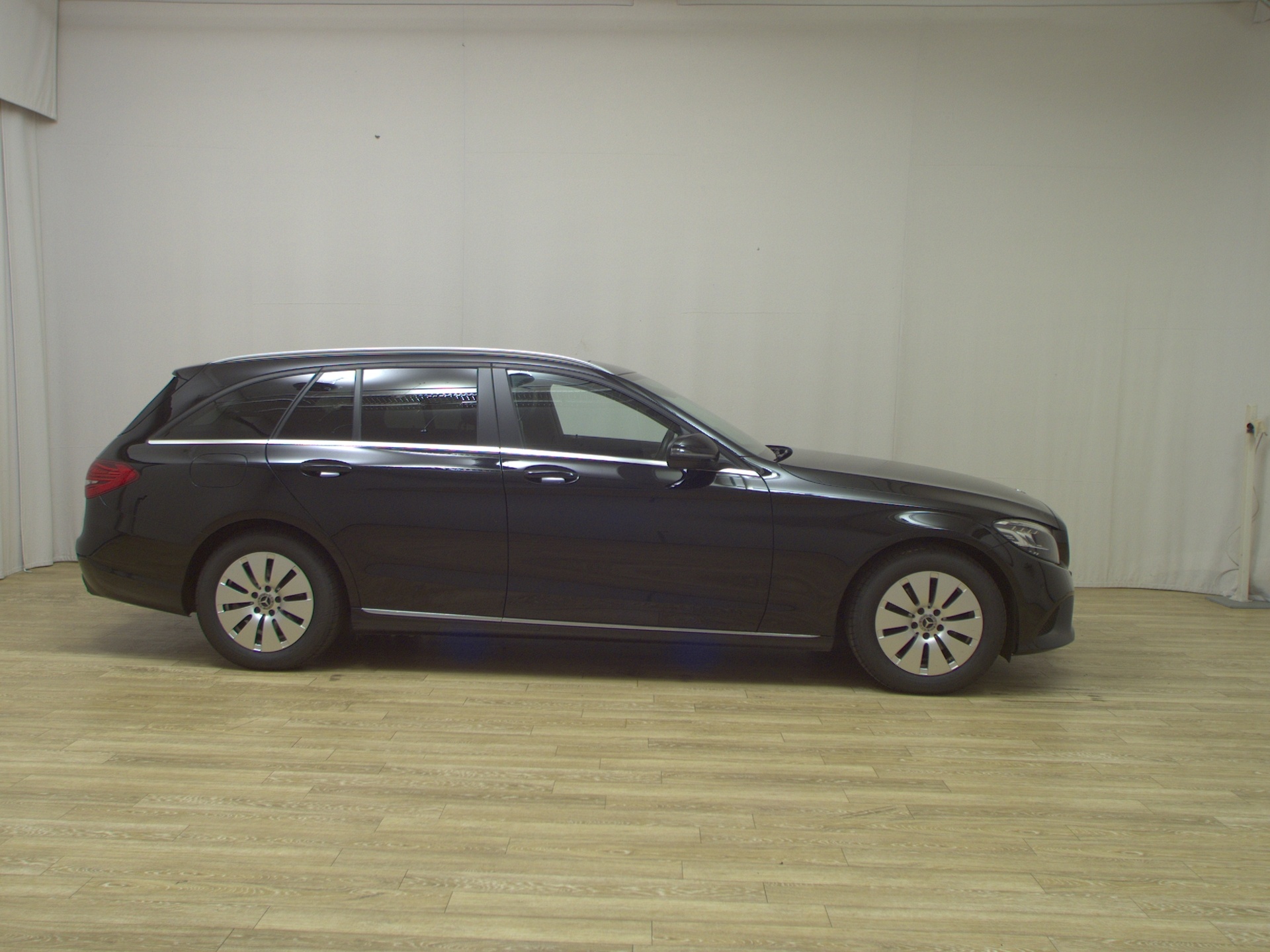 Mercedes-Benz C 220 T d Navi LED Leder Shz Pano el.Heck AHK RFK