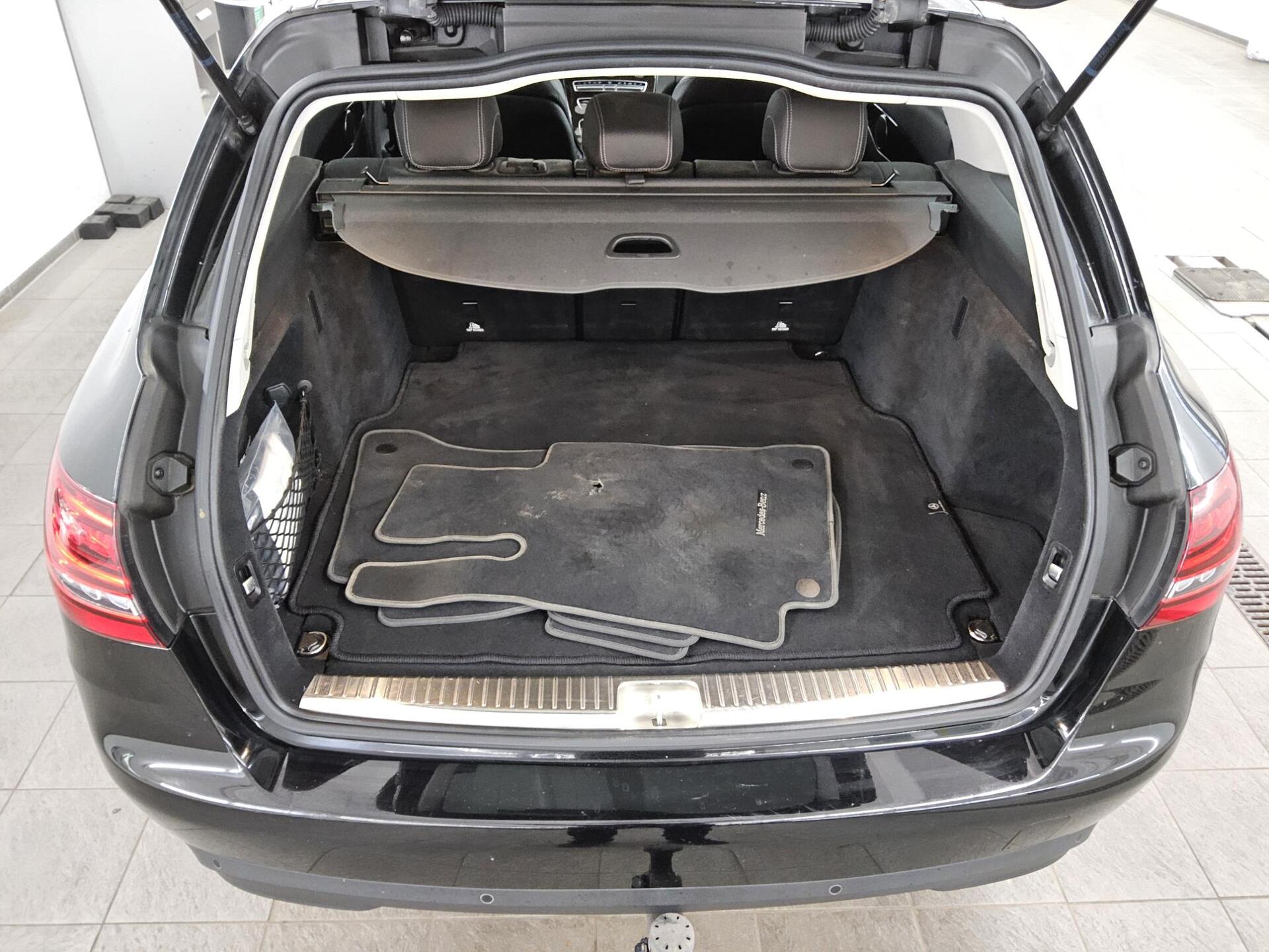Mercedes-Benz C 220 T d Navi LED Leder Shz Pano el.Heck AHK RFK 12