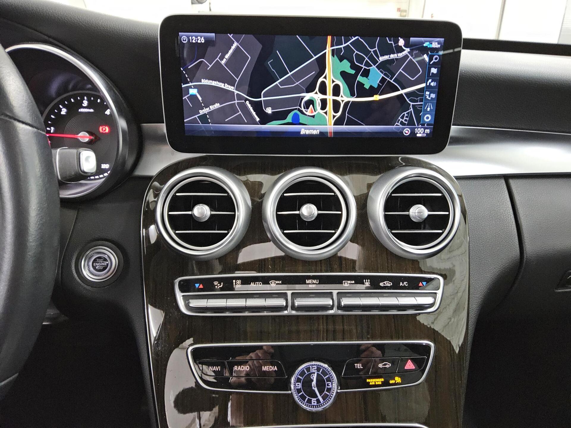 Mercedes-Benz C 220 T d Navi LED Leder Shz Pano el.Heck AHK RFK 7