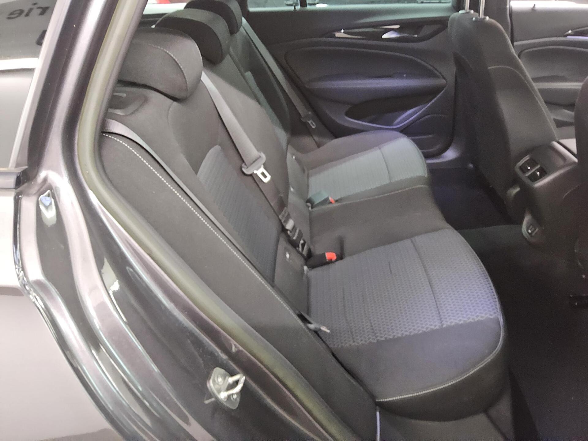 Opel Insignia ST 1.5 D Business Ed. Navi LED RFK 13