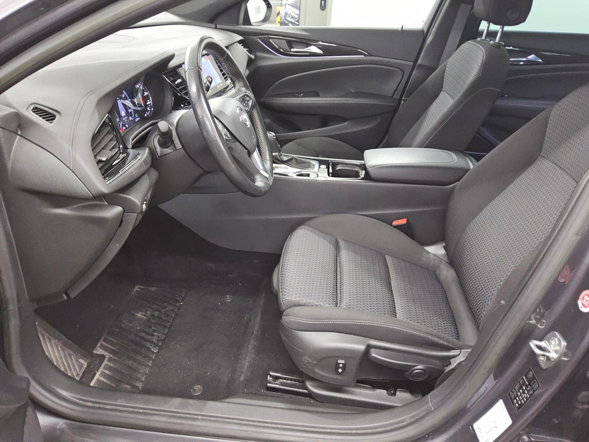Opel Insignia ST 1.5 D Business Ed. Navi LED RFK 8