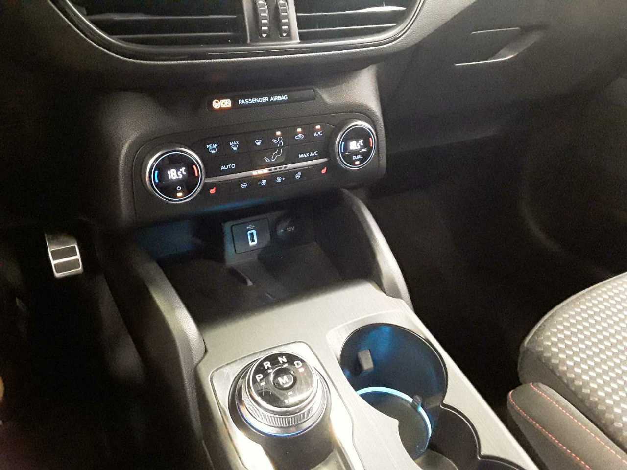 Ford Focus Turnier 2.0 EB ST-Line NAVI KLIMAAUT LED SPORTSITZE SHZ 11