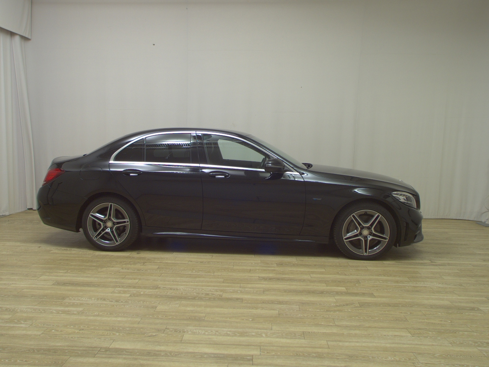 Mercedes-Benz C 300 de AMG-Line Navi LED Shz PDC