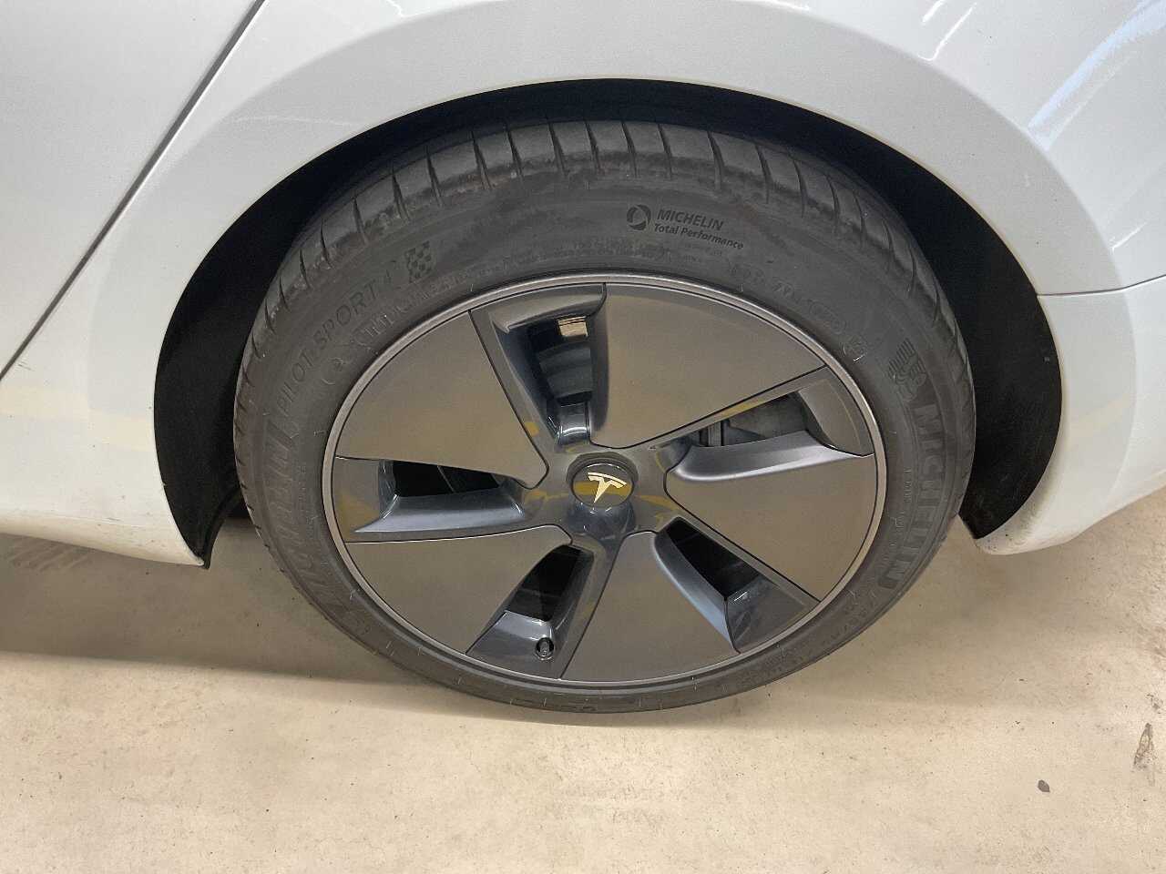 Tesla Model 3 KLIMA LED PANO SHZ KAMERA 12