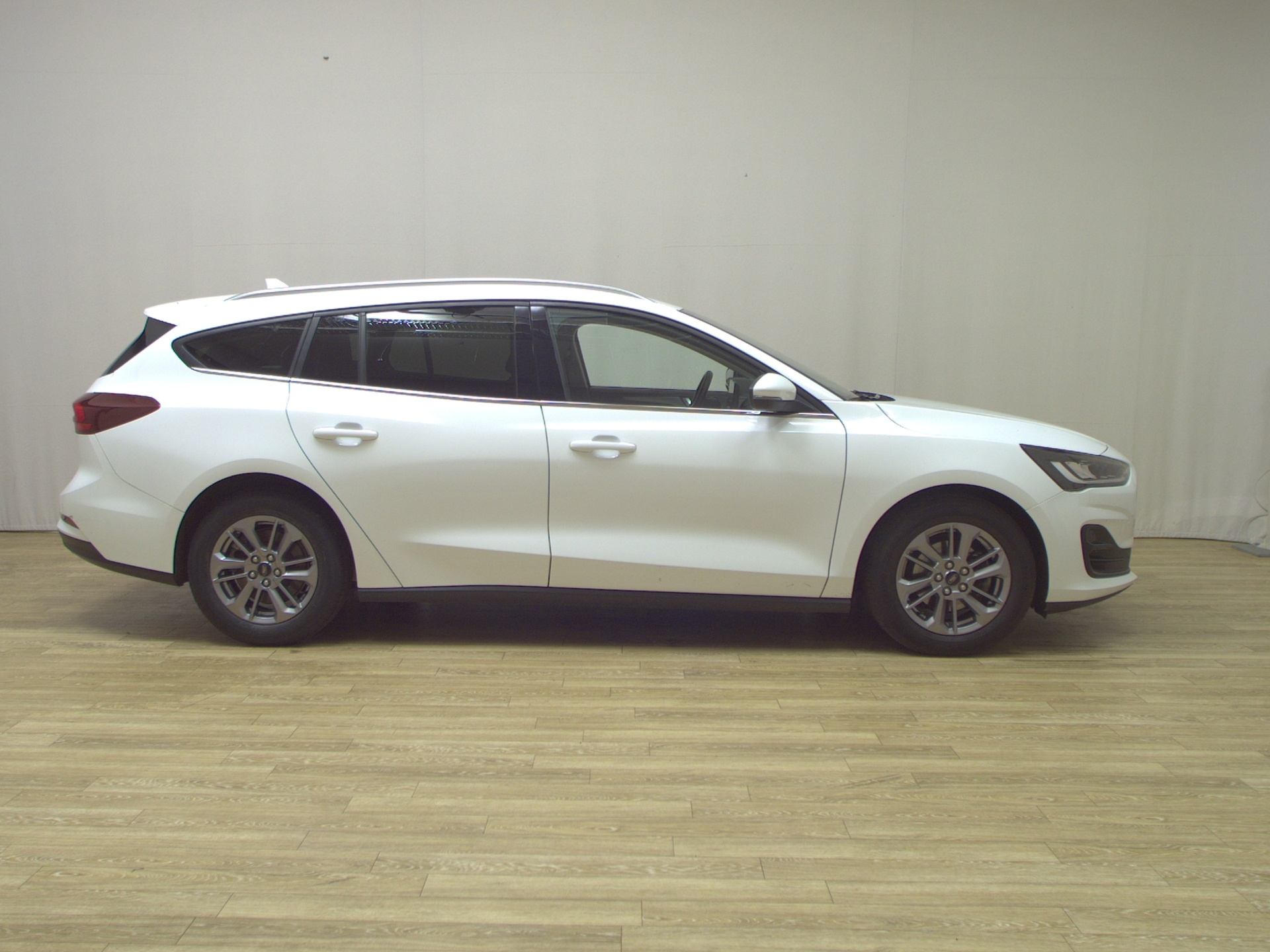 Ford Focus Turnier 1.5 EB Titanium Navi LED AHK RFK ACC