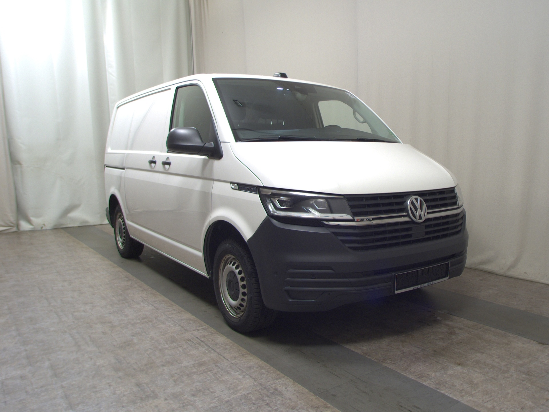 Volkswagen T6.1 2.0 TDI 4M 3-Sitze Navi LED Regale RfK ACC 3