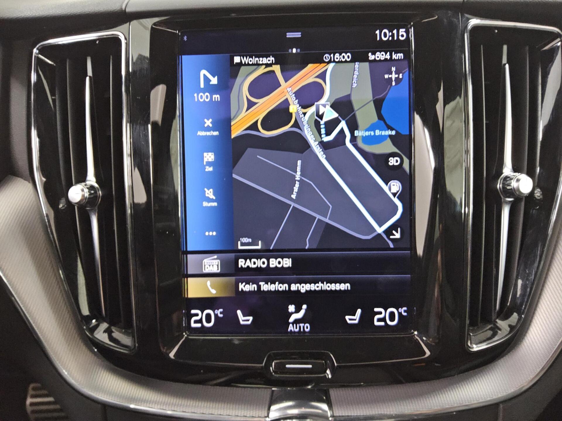 Volvo XC60 B5 D AWD R-Design Navi LED Pano HuD 360° 4