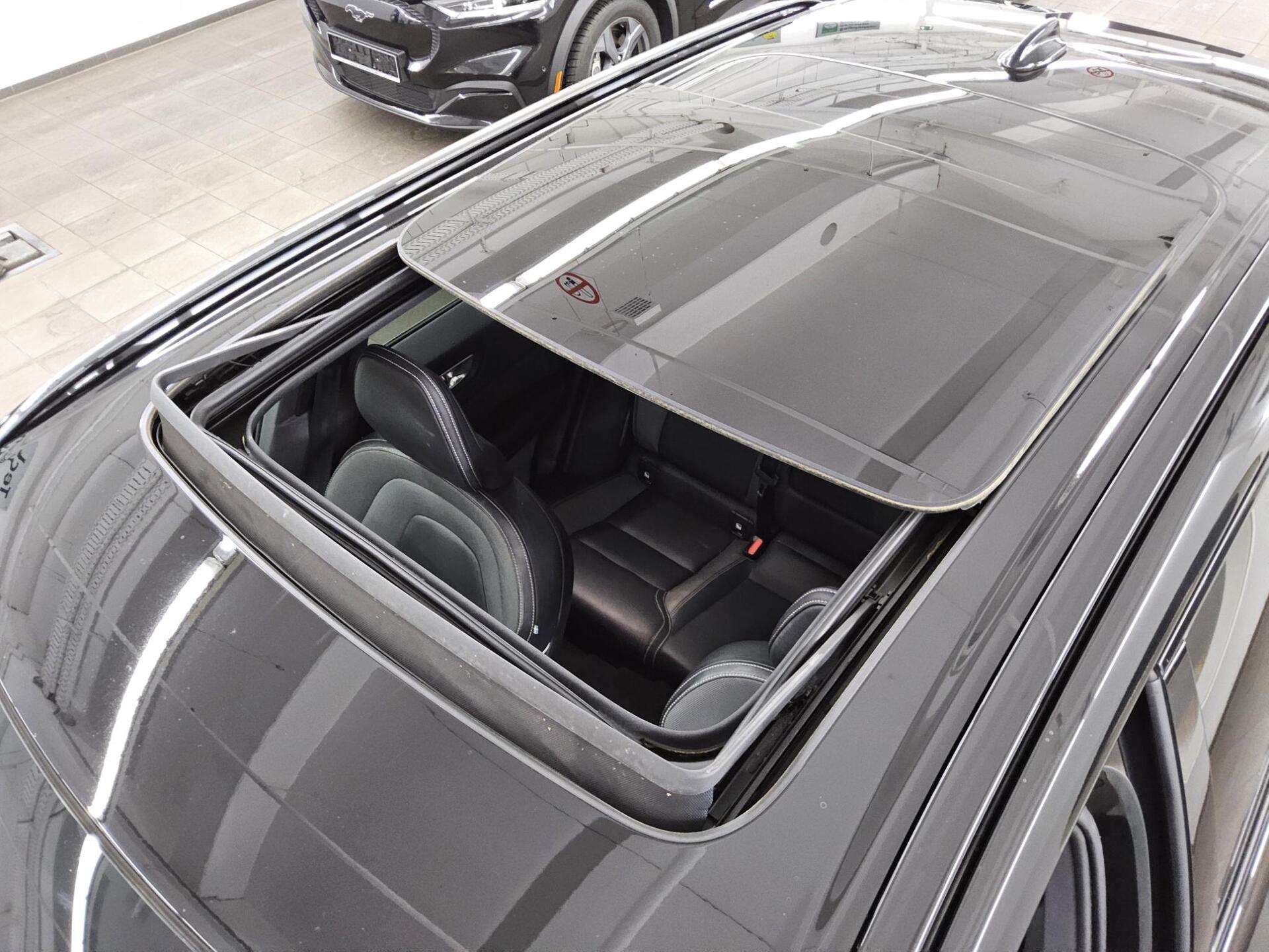 Volvo XC60 B5 D AWD R-Design Navi LED Pano HuD 360° 10