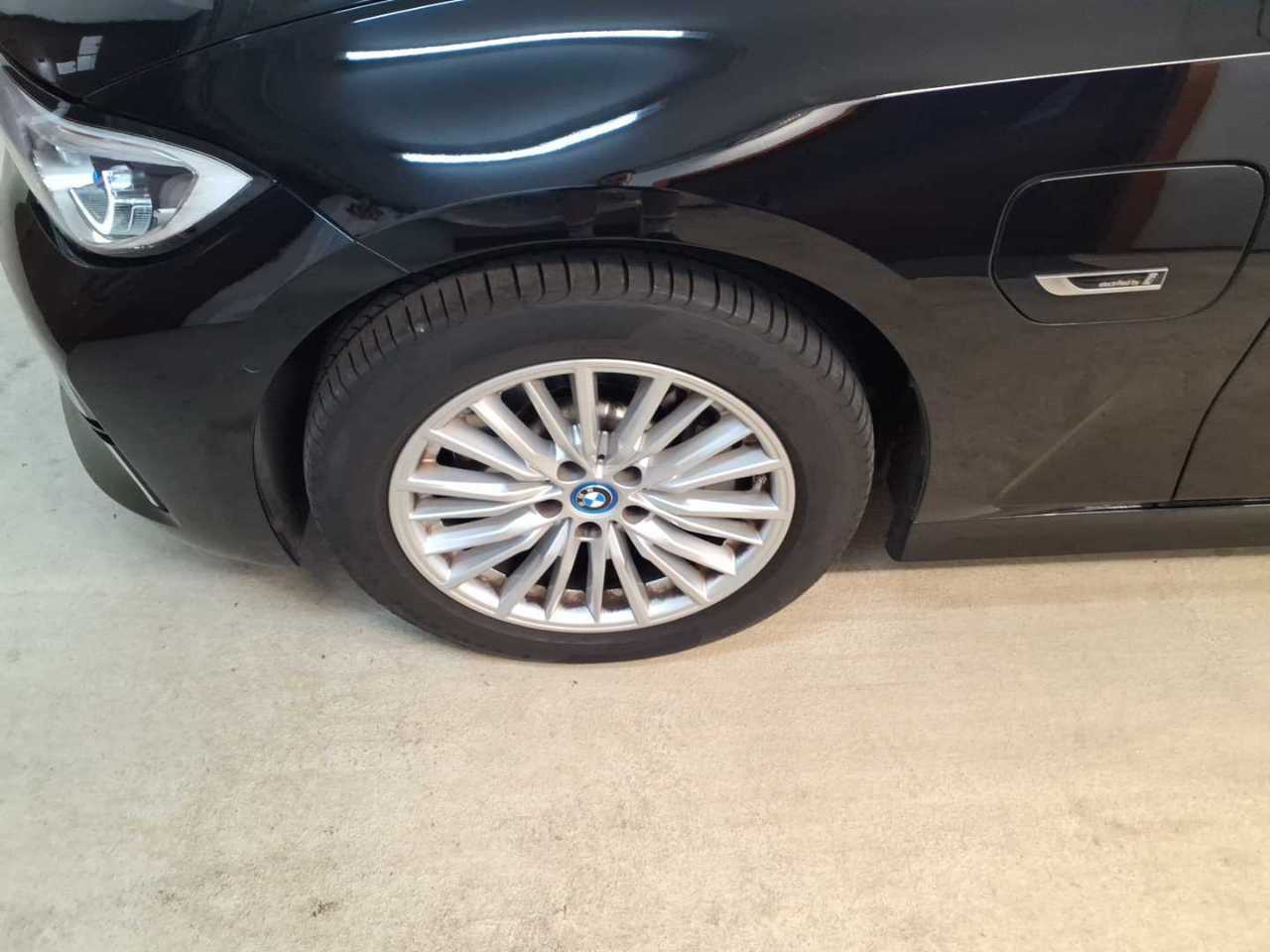 BMW 330e Touring xDr Luxury-Line LED SPORTSITZE SHZ HUD PDC 12