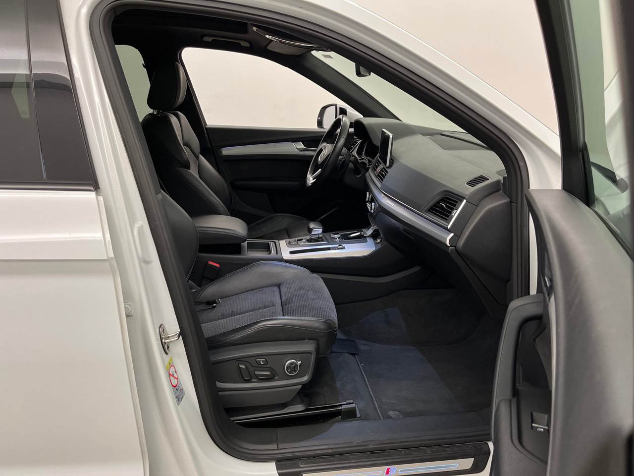 Audi Q5 50 TFSI e Qu. sport NAVI LED Shz PANO HuD 6