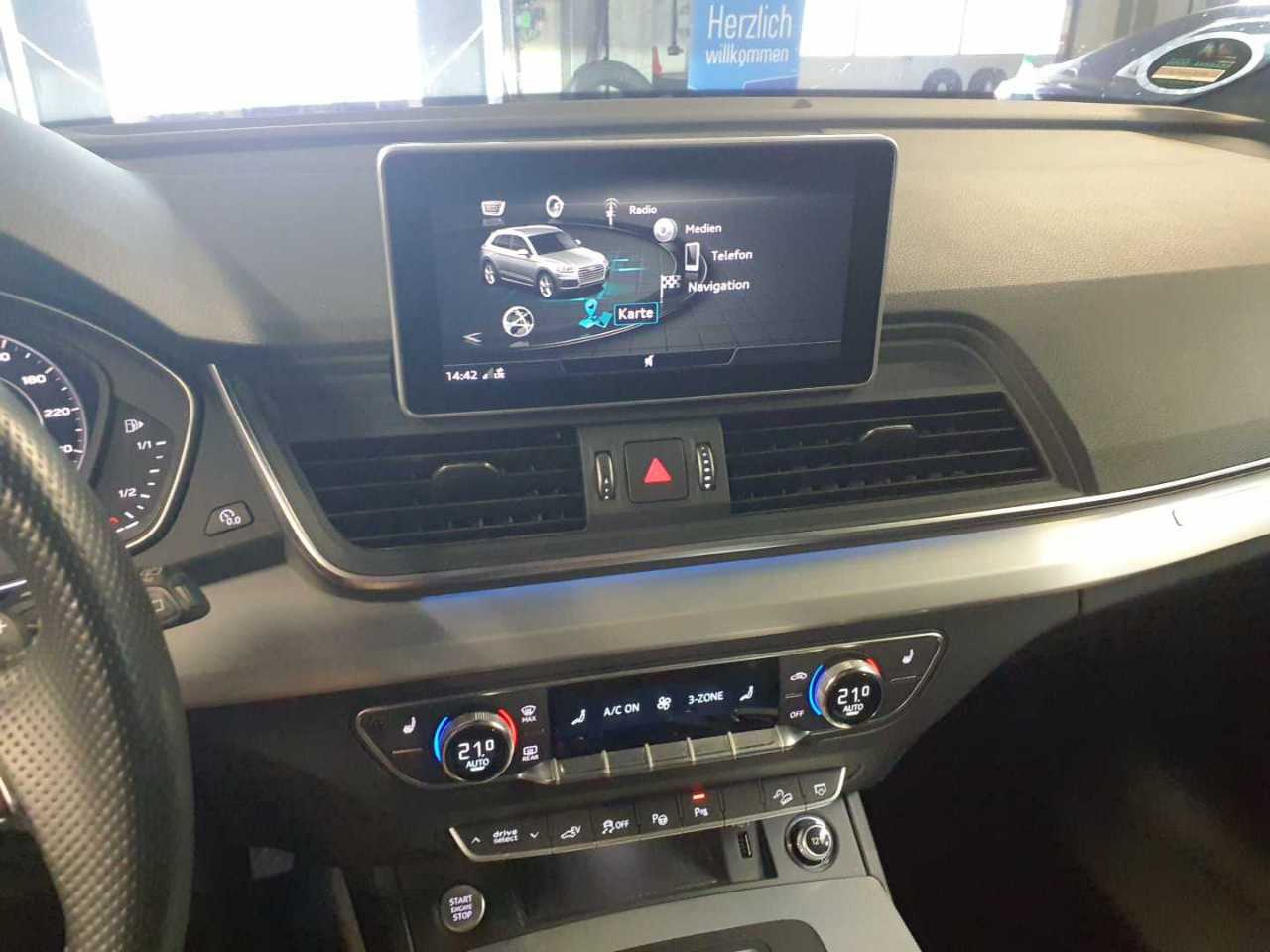 Audi Q5 50 TFSI e Qu. sport NAVI LED Shz PANO HuD 10