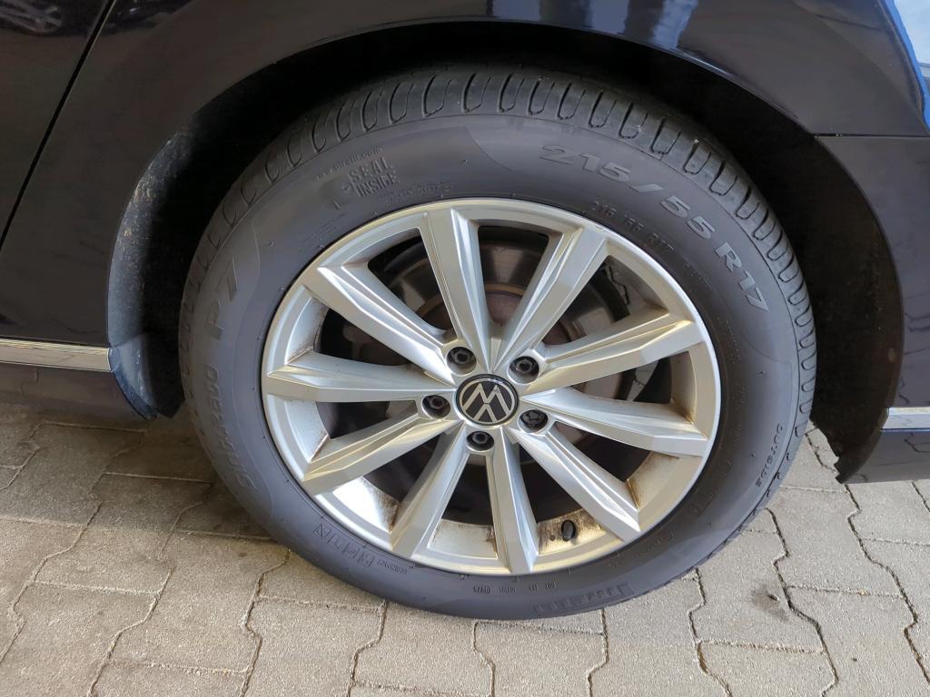 Volkswagen Passat Variant 2.0 TDI Elegance LEDER 4xShz AID NAVI LED 12