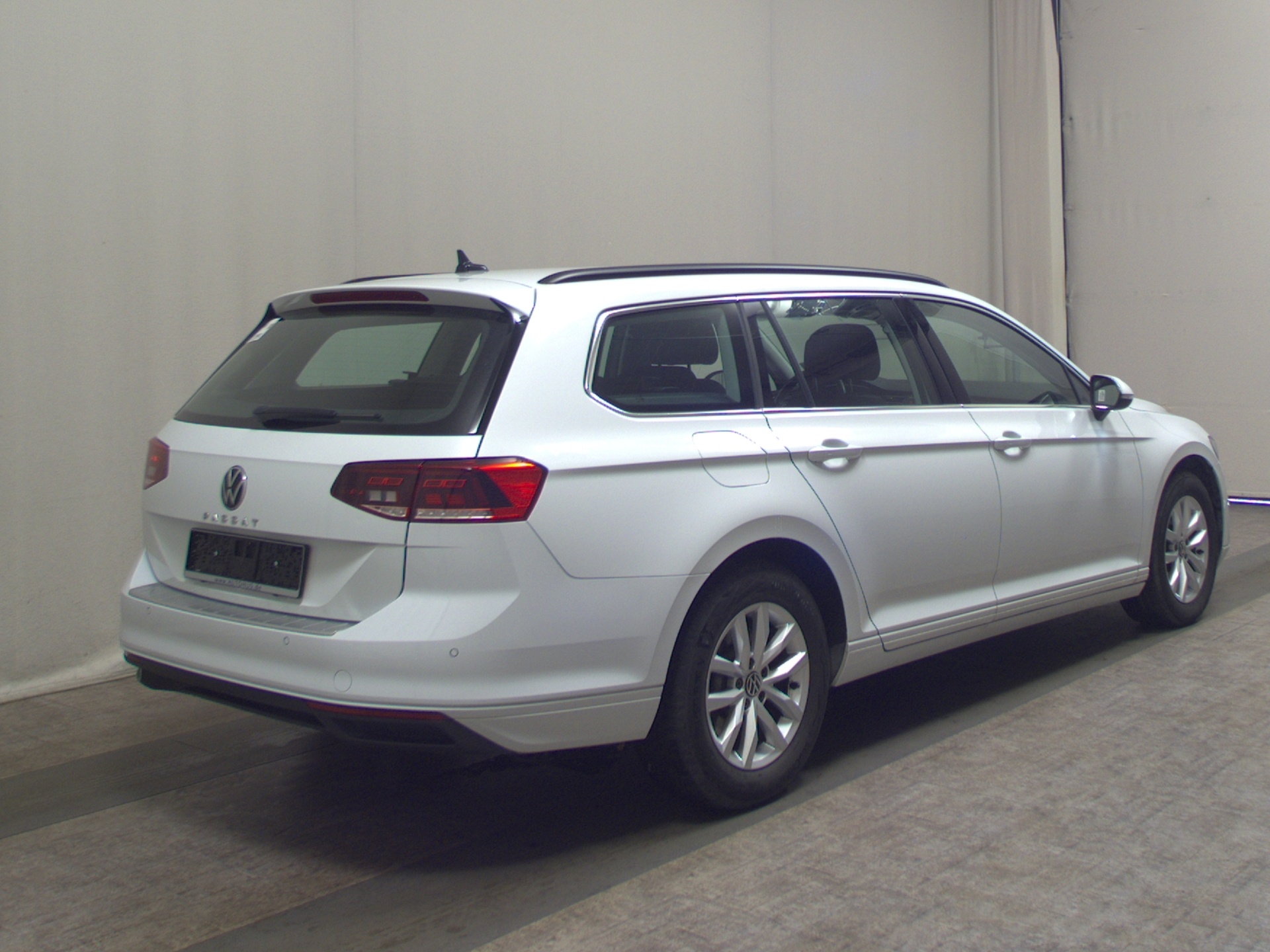 Volkswagen Passat Var. 2.0 TDI Business Navi LED RFK ACC 4