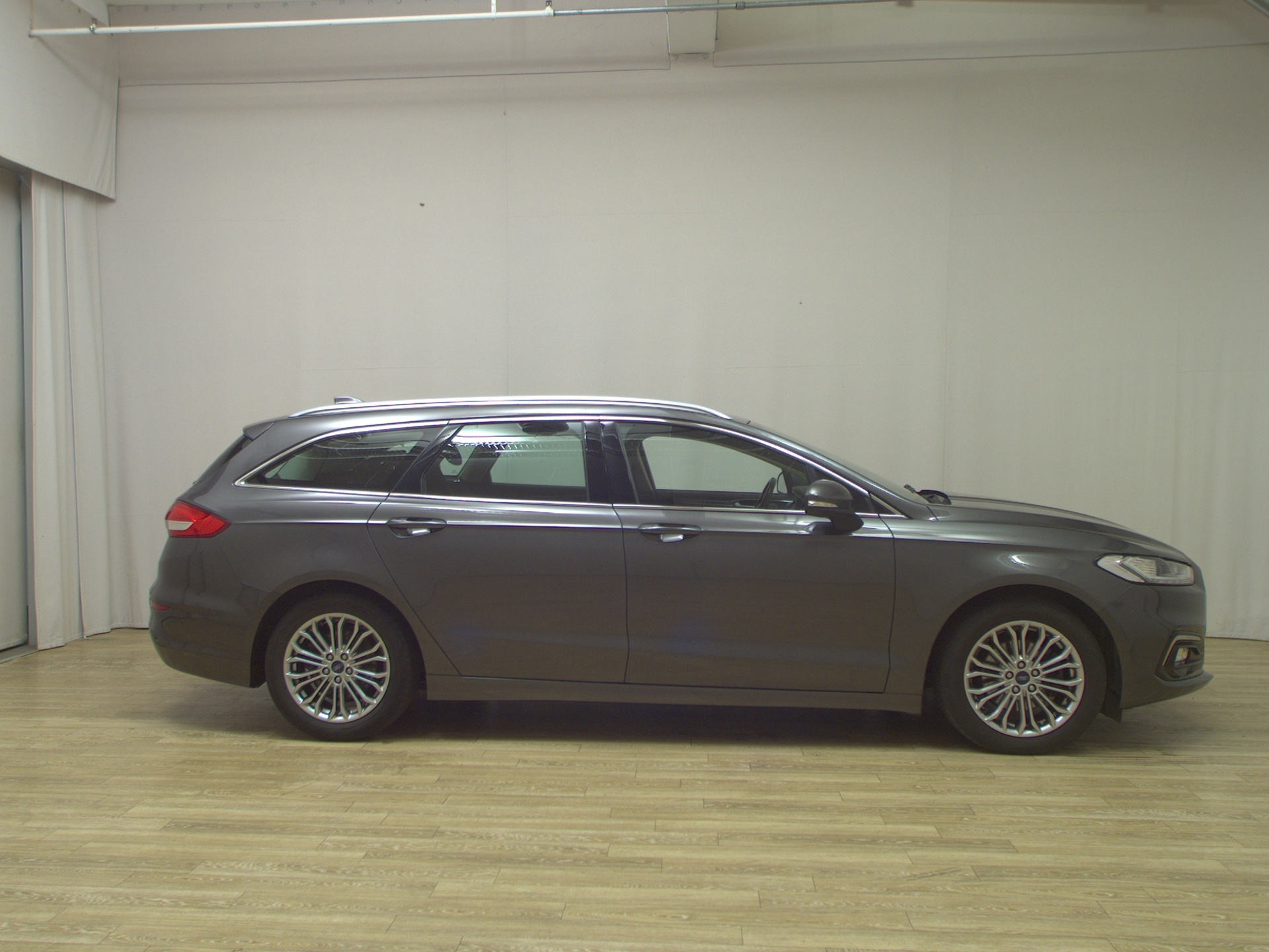 Ford Mondeo Turnier 2.0 EB Titanium Navi Shz AHK PDC
