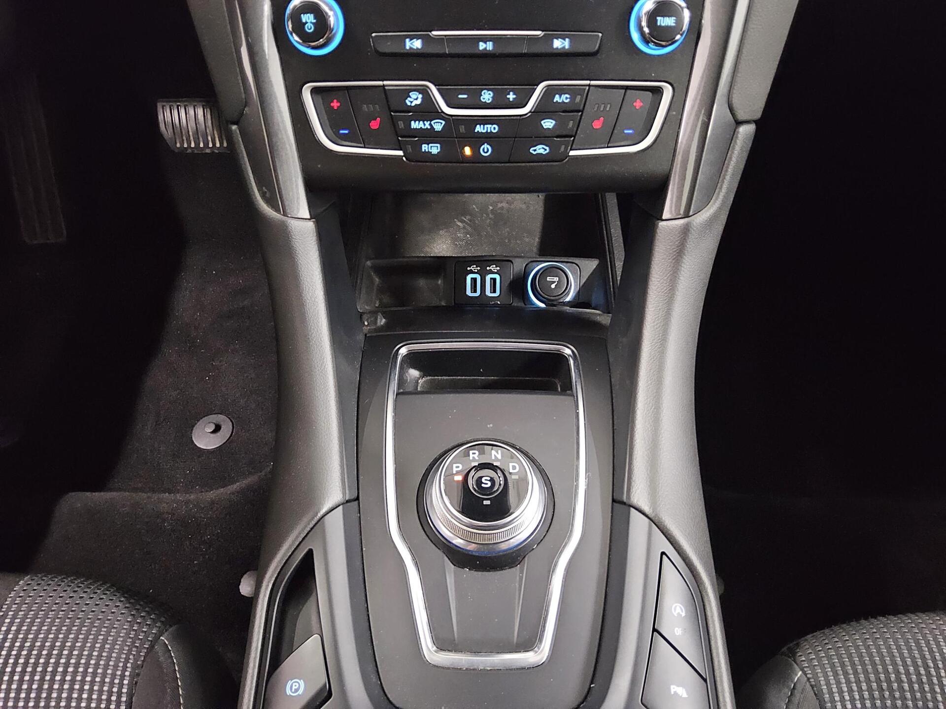 Ford Mondeo Turnier 2.0 EB Titanium Navi Shz AHK PDC 6