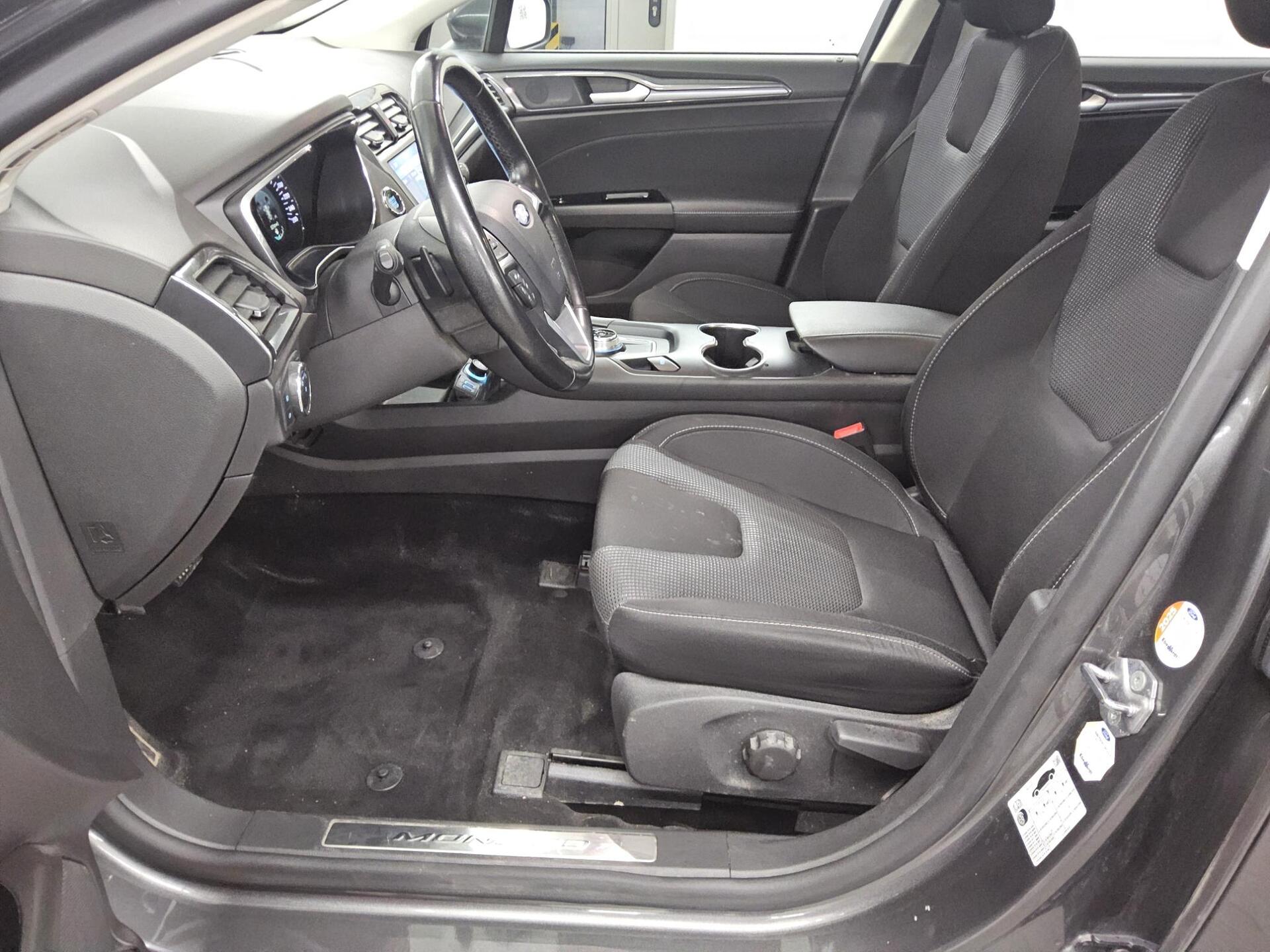 Ford Mondeo Turnier 2.0 EB Titanium Navi Shz AHK PDC 8