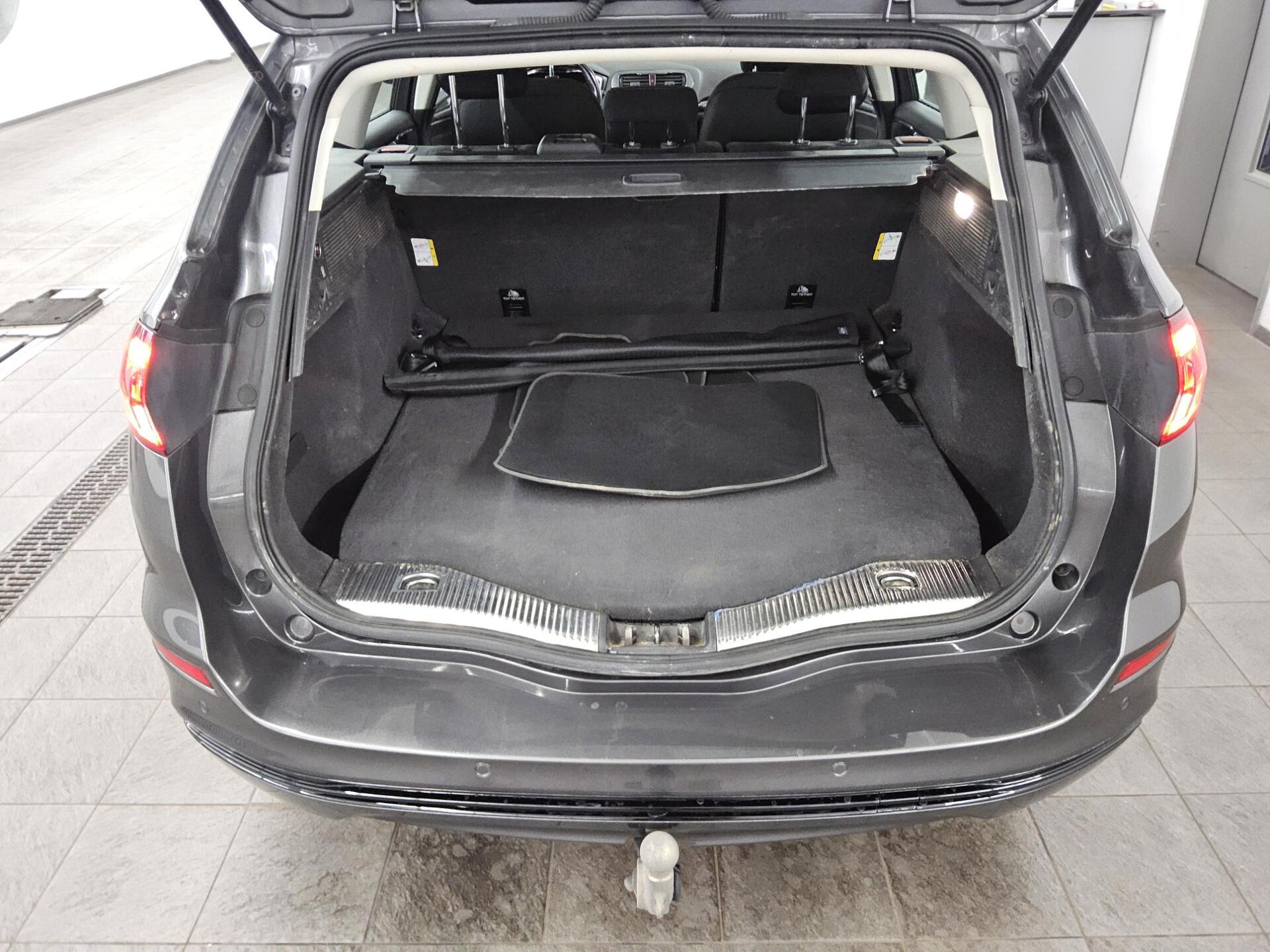 Ford Mondeo Turnier 2.0 EB Titanium Navi Shz AHK PDC 11