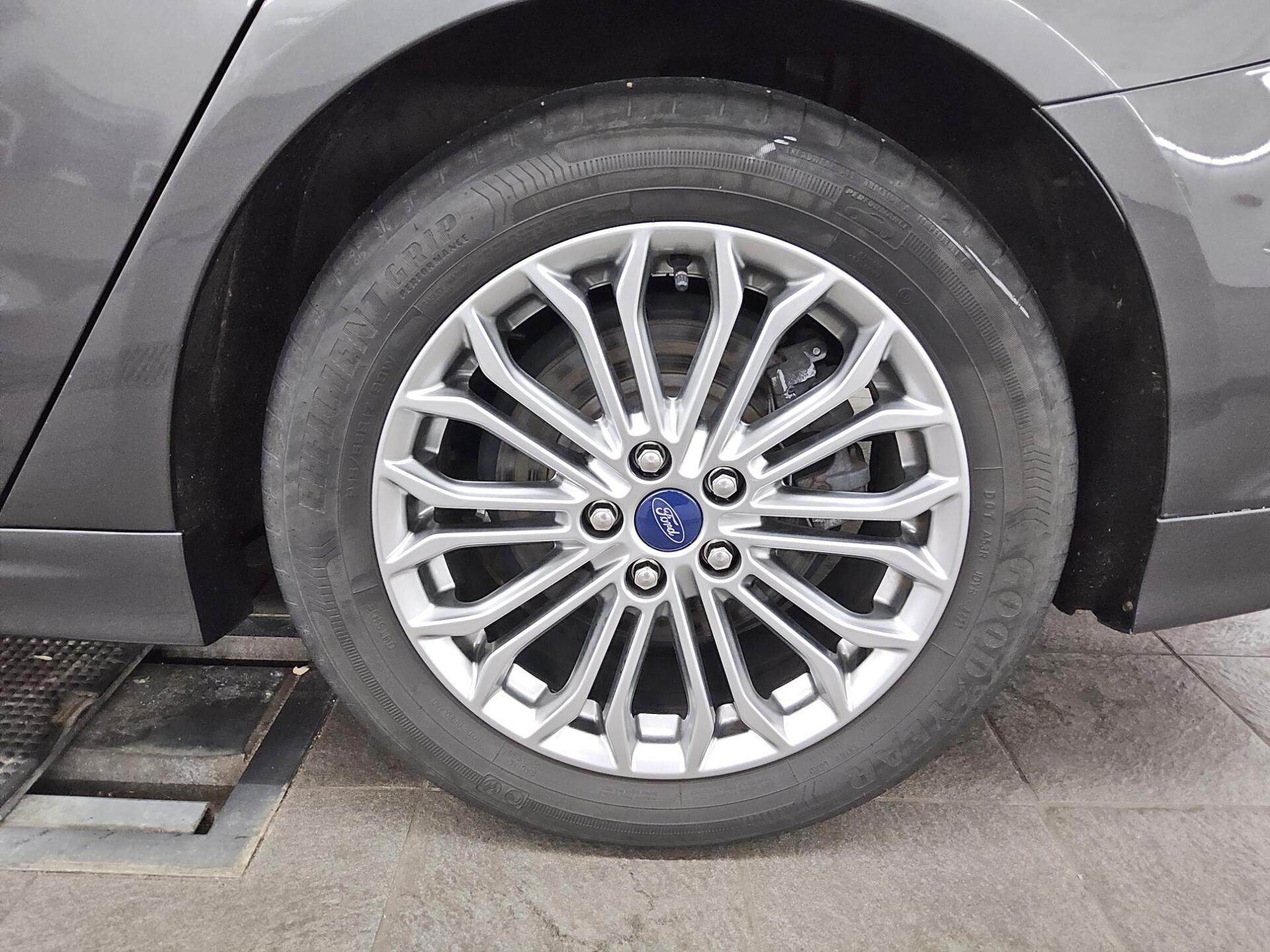 Ford Mondeo Turnier 2.0 EB Titanium Navi Shz AHK PDC 10