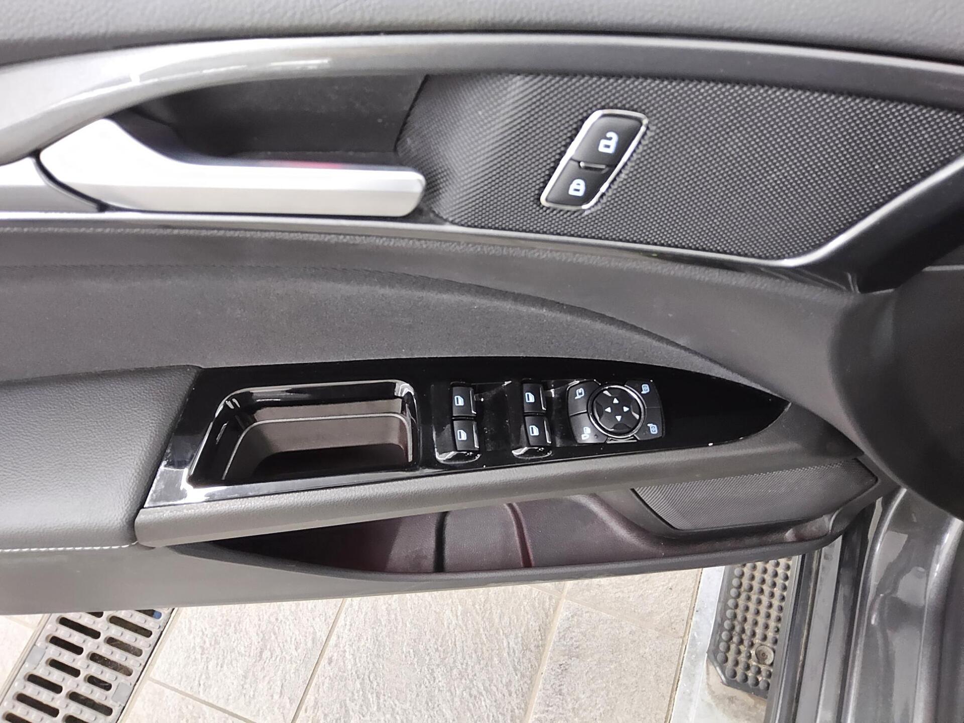 Ford Mondeo Turnier 2.0 EB Titanium Navi Shz AHK PDC 9