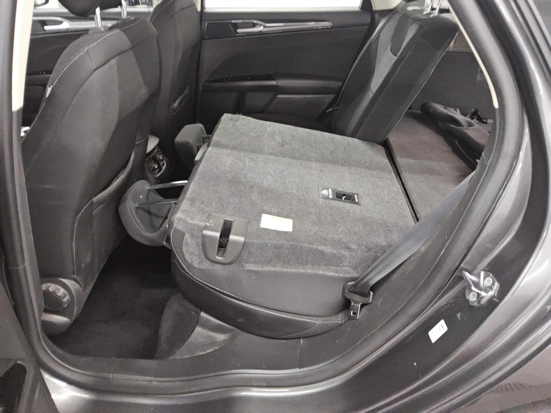 Ford Mondeo Turnier 2.0 EB Titanium Navi Shz AHK PDC 12
