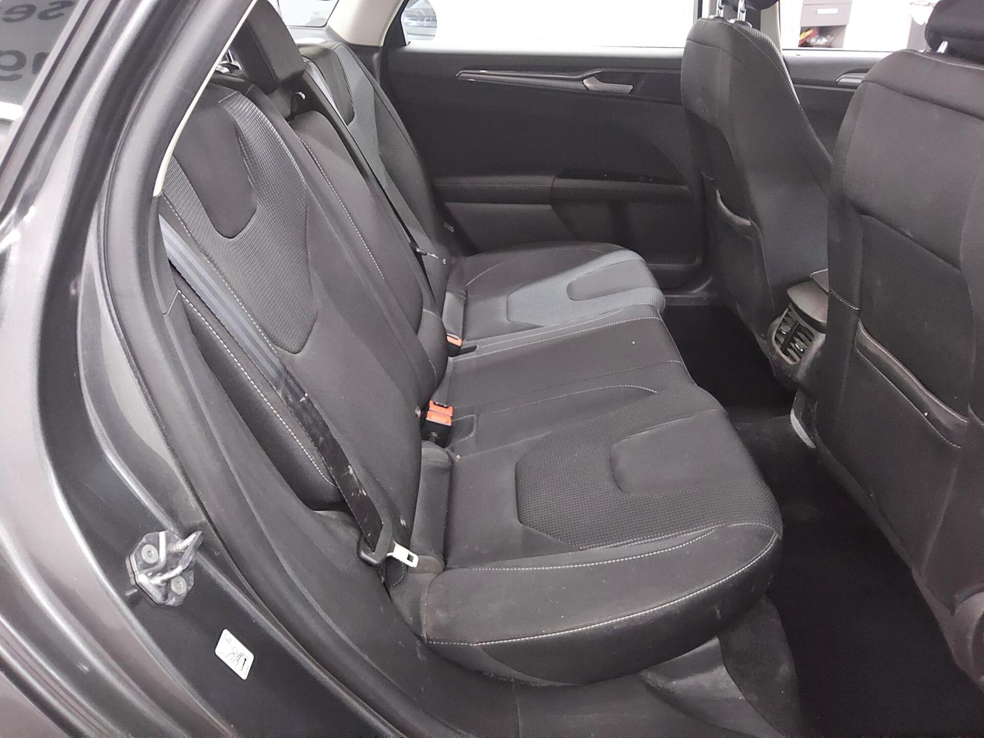 Ford Mondeo Turnier 2.0 EB Titanium Navi Shz AHK PDC 13