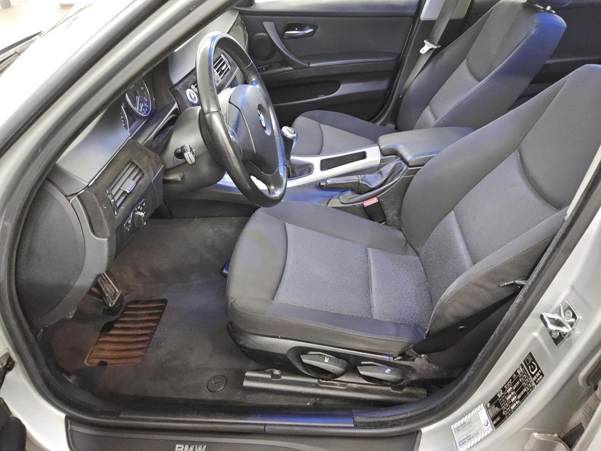 BMW 320i Klima ABS Radio HU 02/27 8