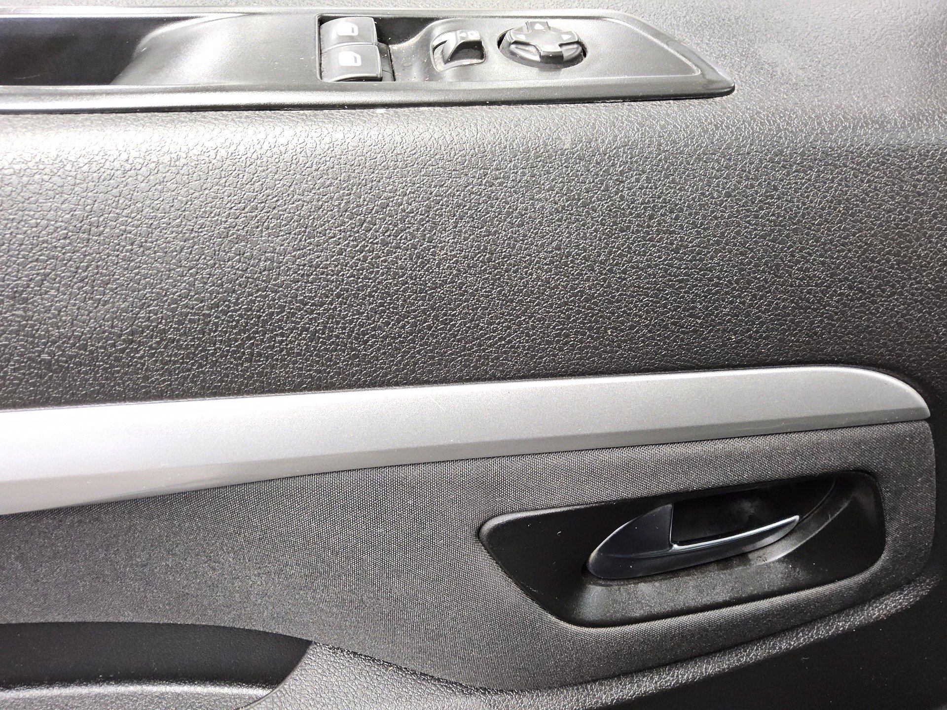 Opel Vivaro 2.0 D Edition M 8-Sitze Navi HuD AHK 9