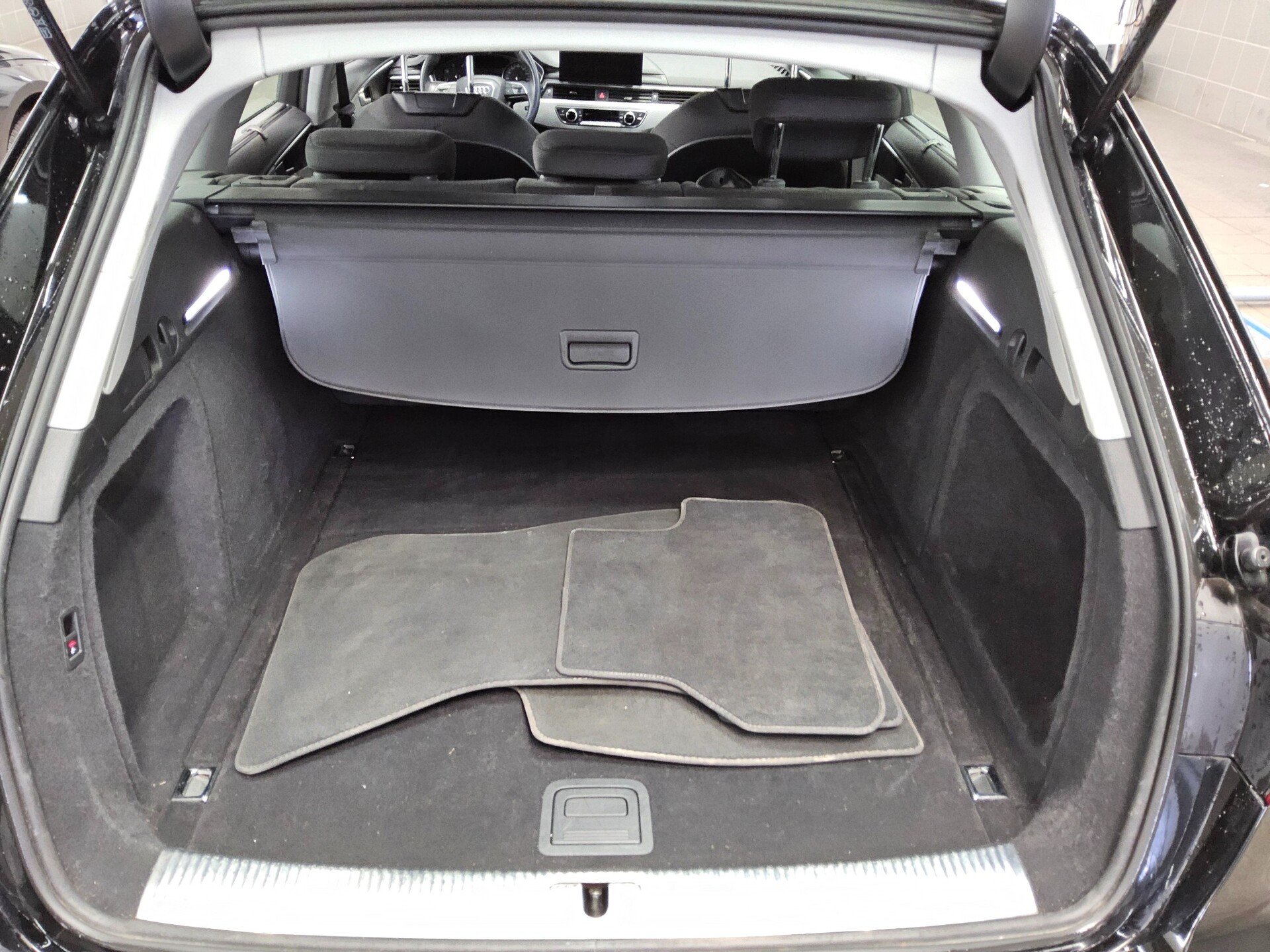 Audi A4 Avant 40 TDI advanced Navi LED RfK AHK ACC 11