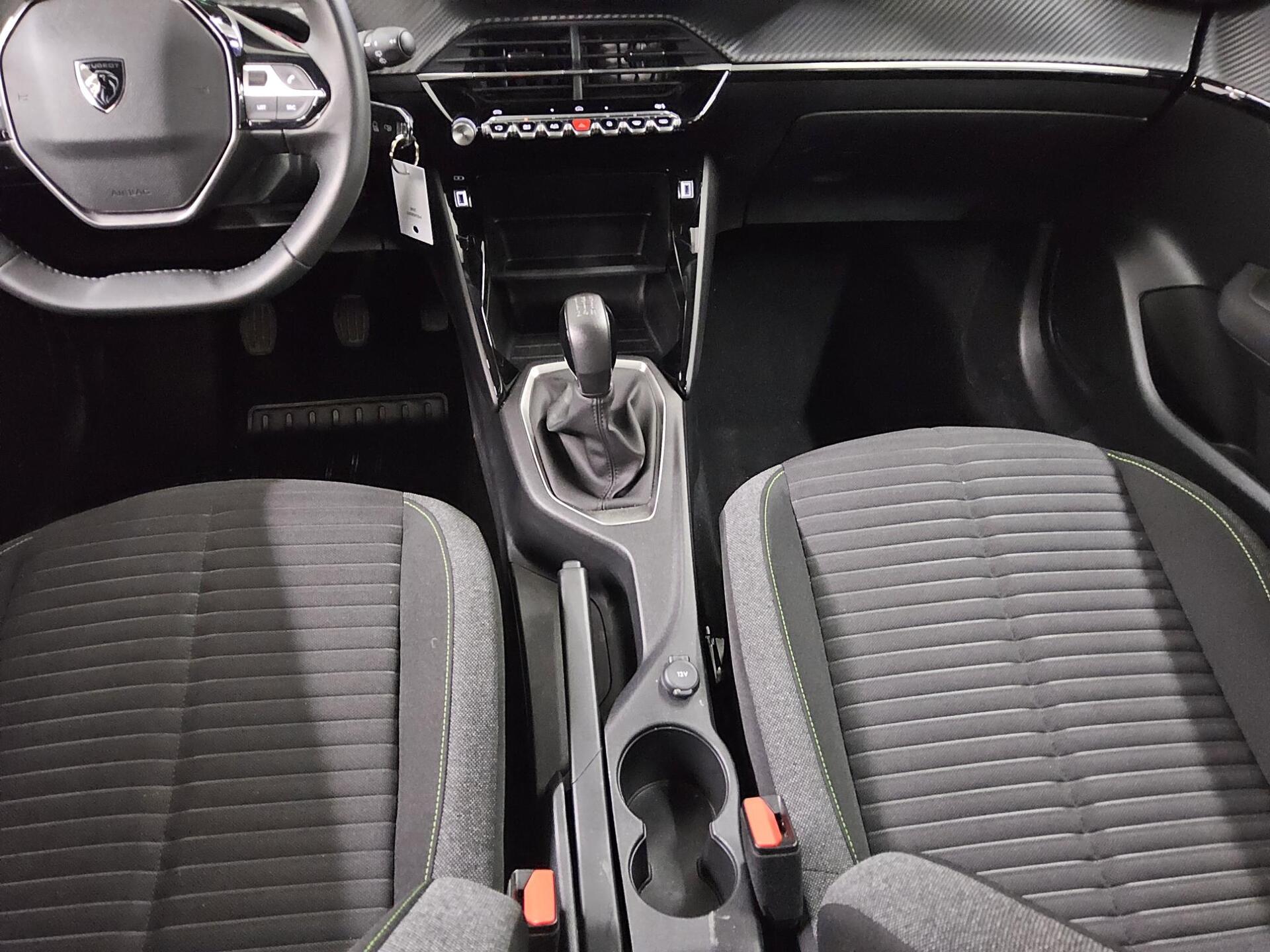 Peugeot 208 1.2 PureTech Active Navi LED Shz PDC 6