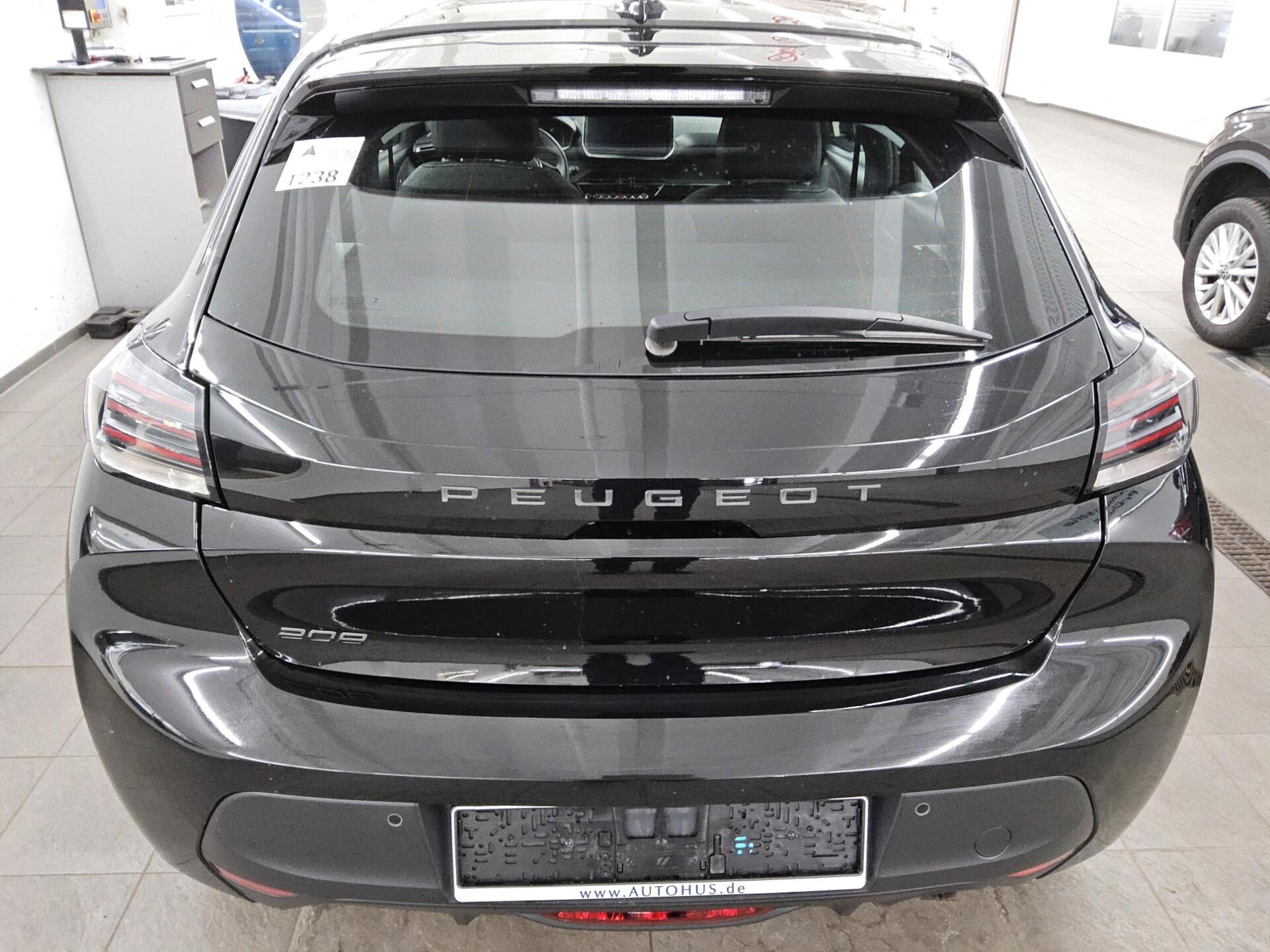 Peugeot 208 1.2 PureTech Active Navi LED Shz PDC 10