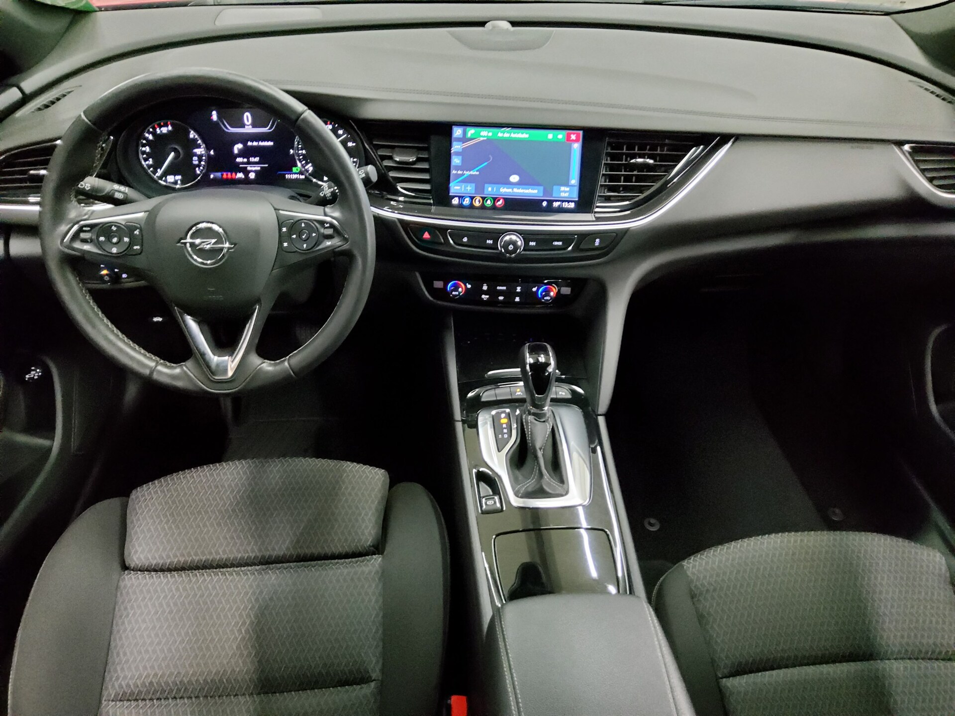 Opel Insignia ST 2.0 D Business Ed. Navi LED Keyless 5