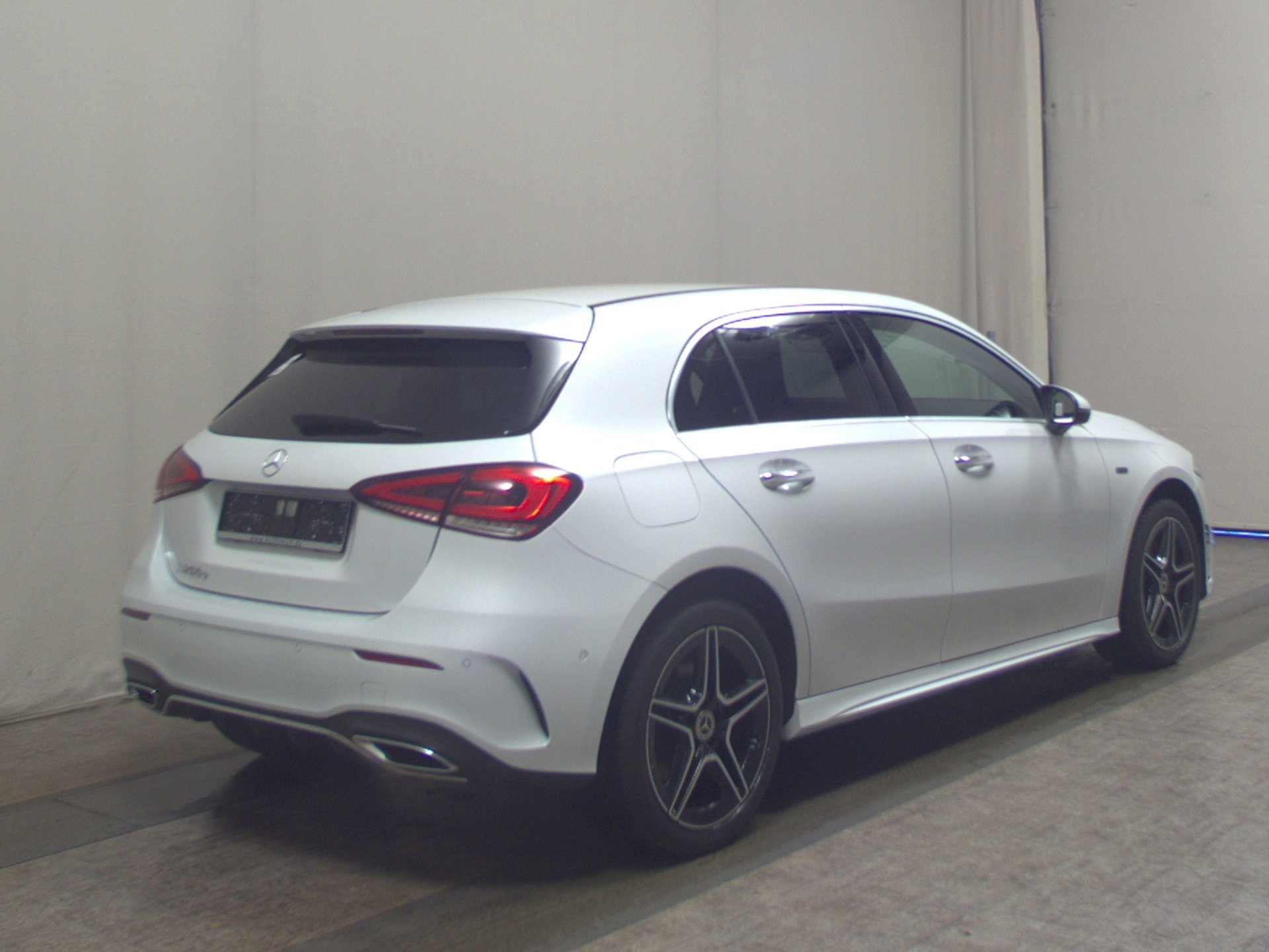 Mercedes-Benz A 250 e AMG-Line Navi MB-LED HuD Shz Distronic+ 4
