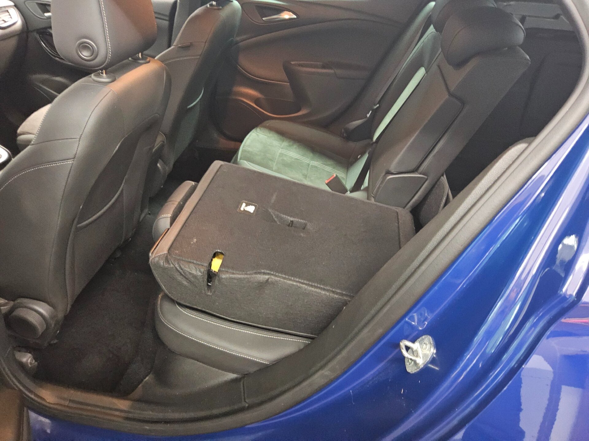 Opel Astra 1.5 D Elegance T-Leder Navi AHK DAB 12