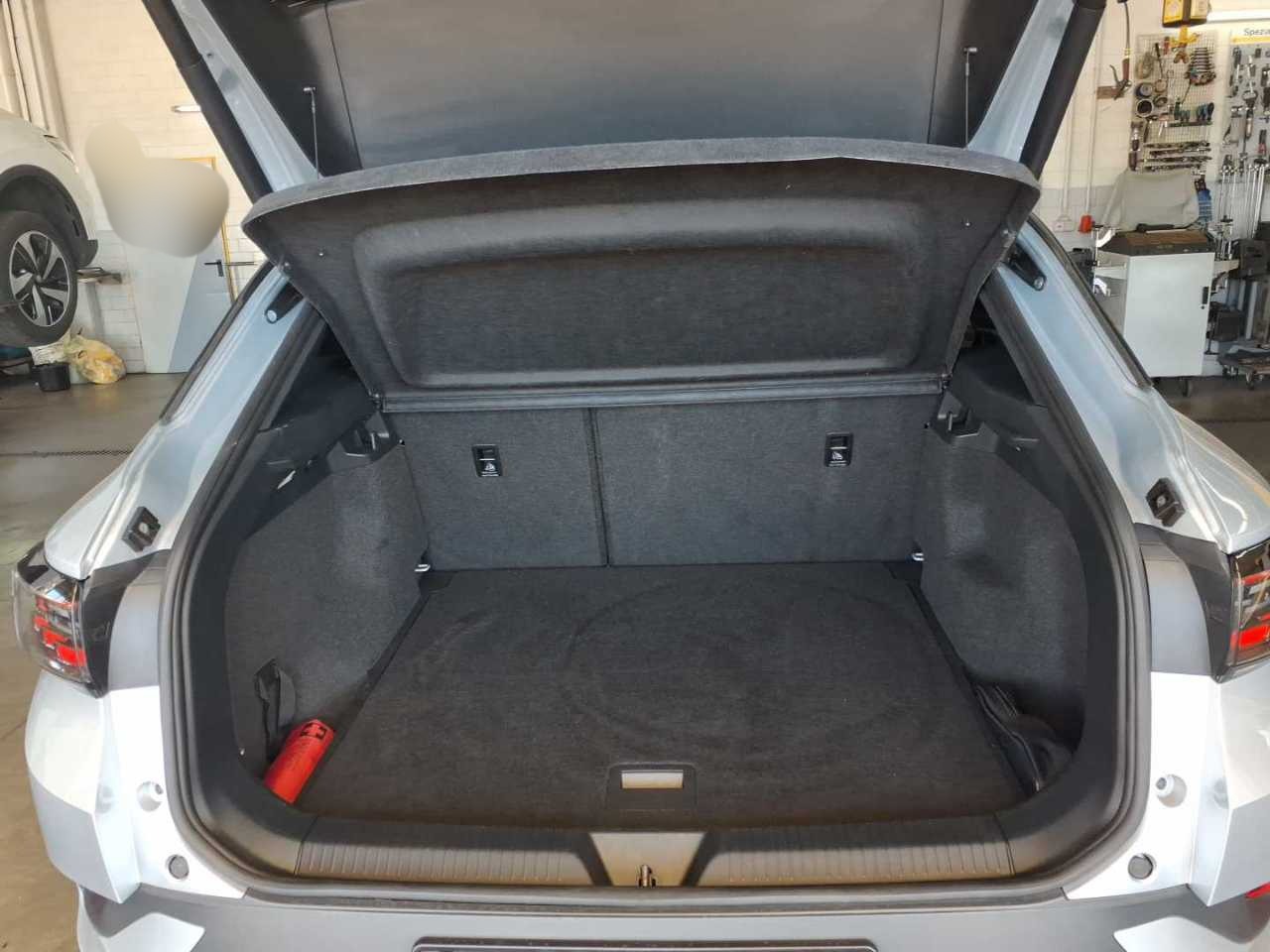 Volkswagen ID.4 Pure Performance NAVI SHZ ACC LENKRADHZG 12