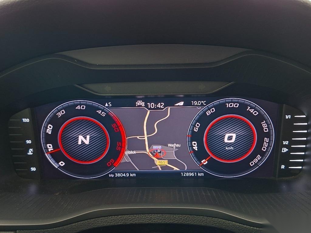 Skoda Karoq 2.0 TDI SportLine Navi LED vc AHK 7