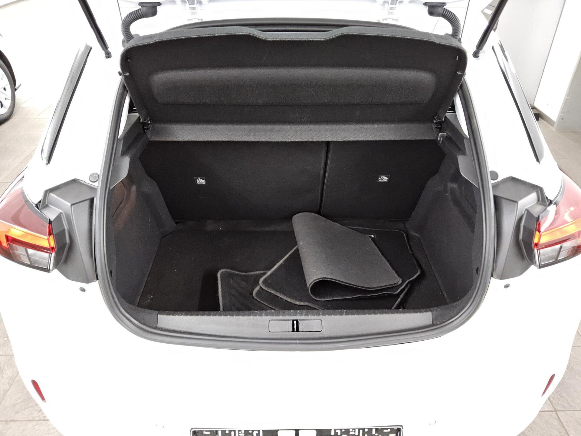 Opel Corsa 1.2 Edition Navi PDC DAB MFL 11