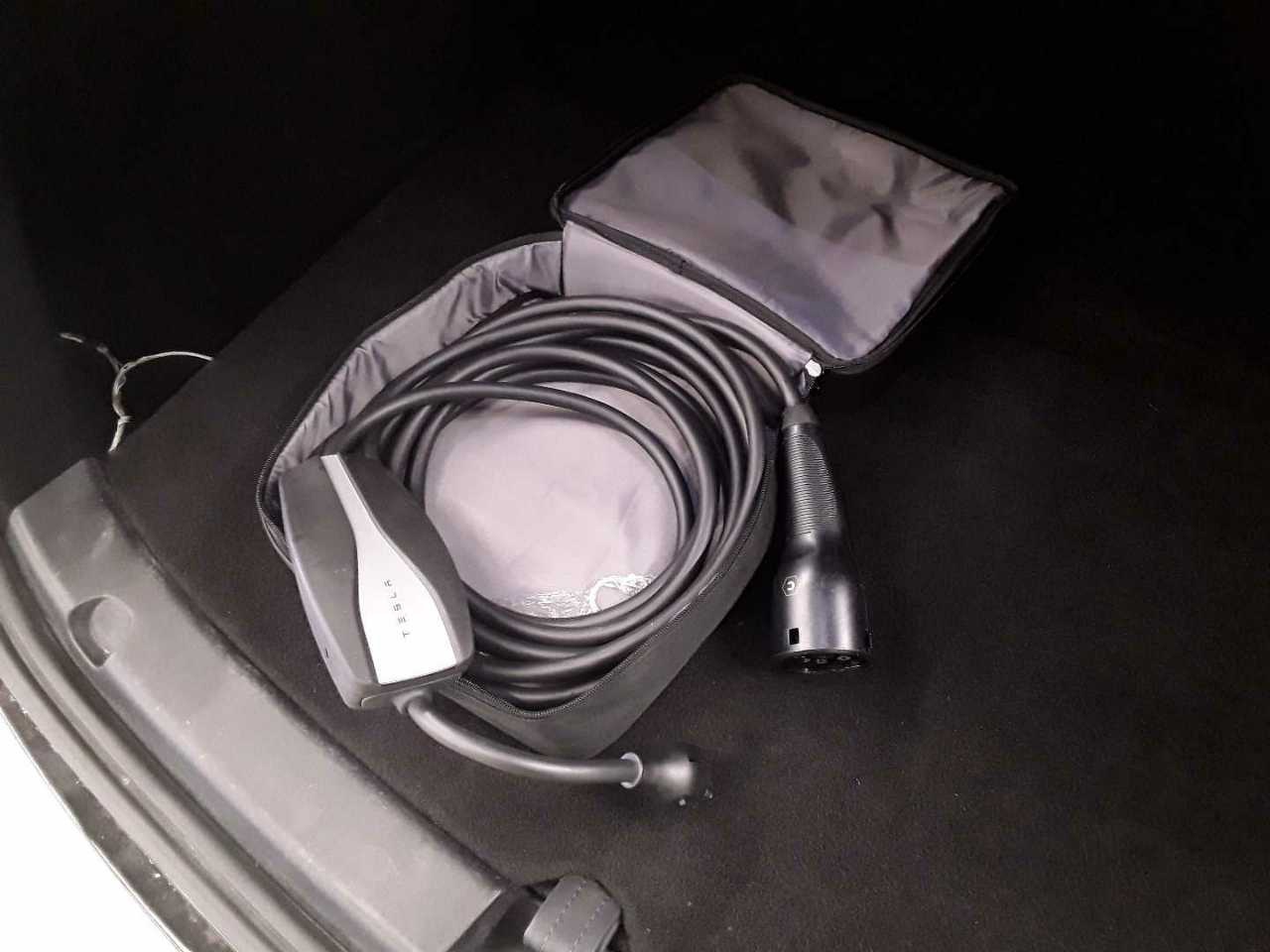 Tesla Model Y AWD NAVI LED SHZ LENKRADHZG 12