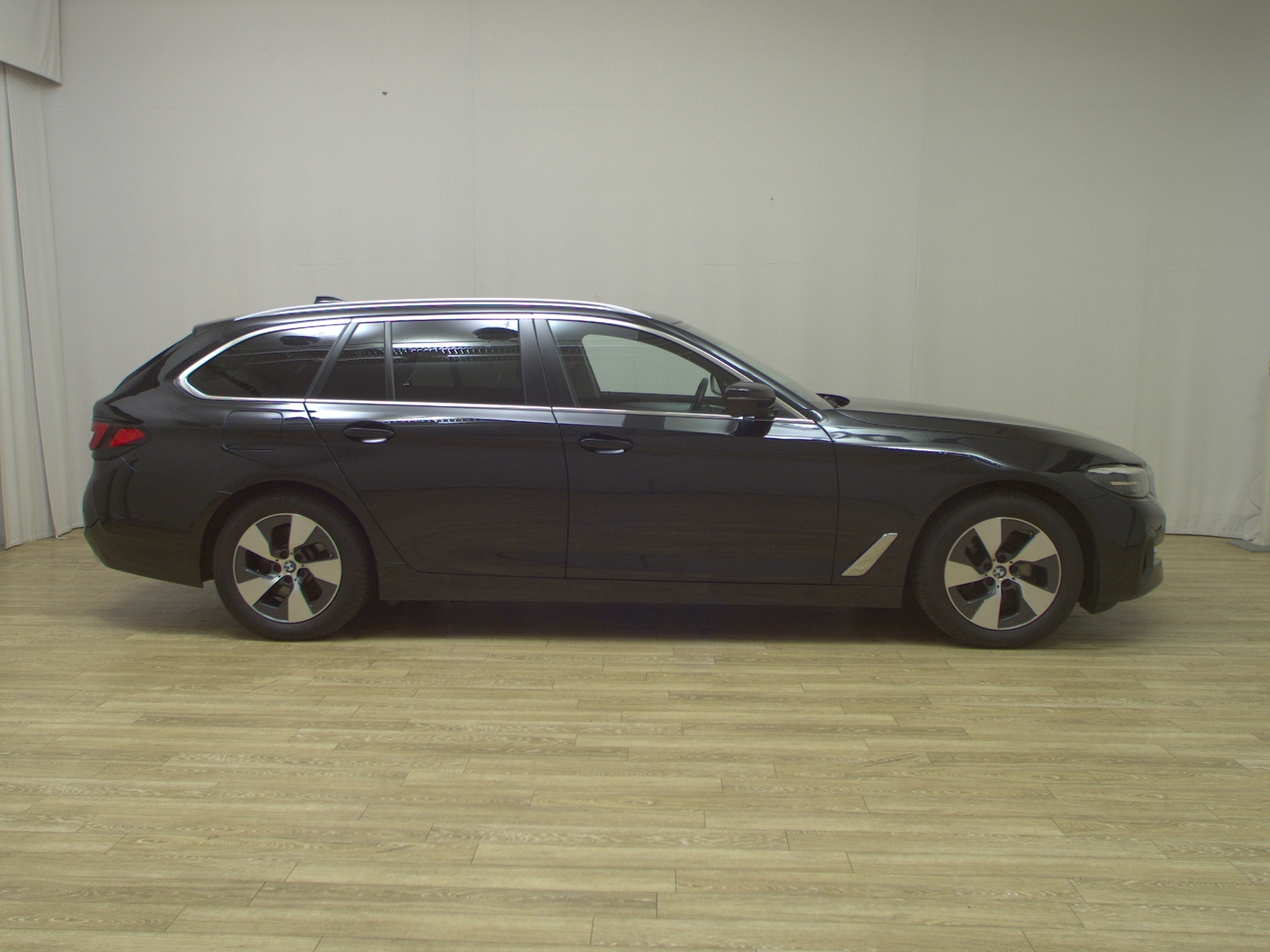 BMW 520d Touring LED AHK RFK ACC