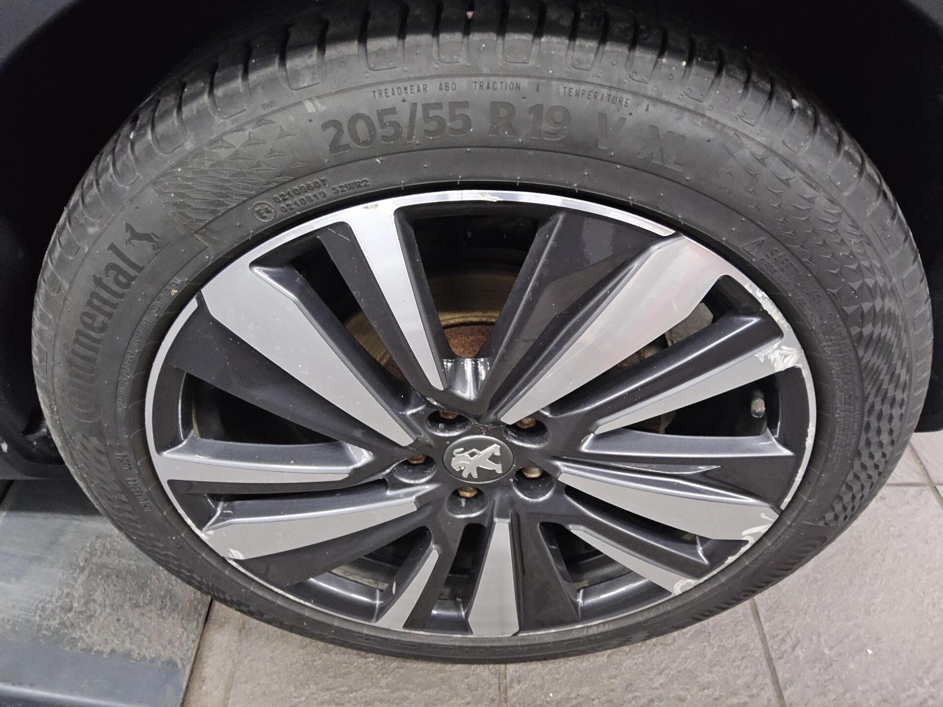 Peugeot 3008 Hybrid 225 Allure Navi AHK ACC RfK 11