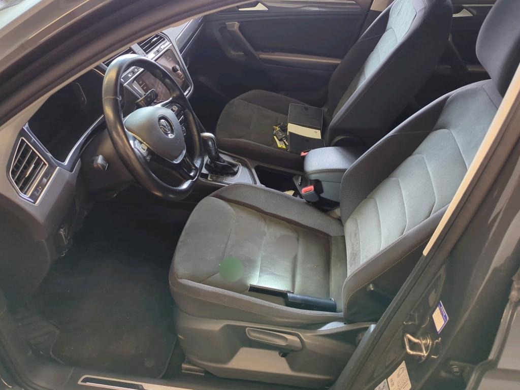 Volkswagen Tiguan 2.0 TDI Highline NAVI LED AID SHZ PDC 6