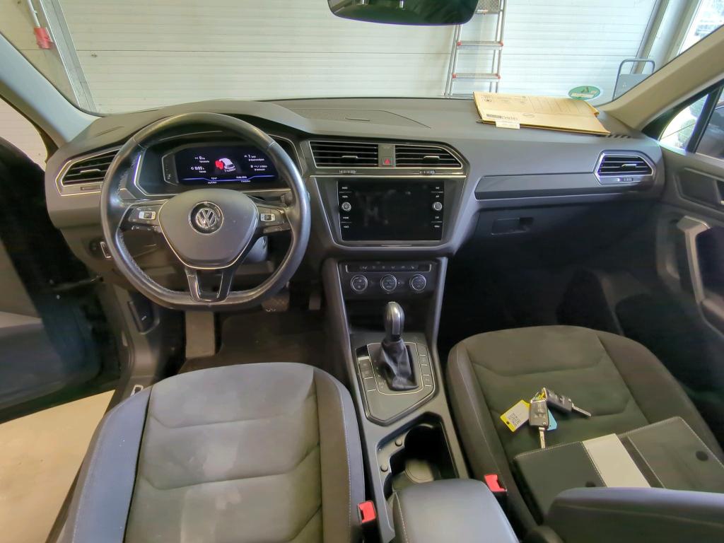 Volkswagen Tiguan 2.0 TDI Highline NAVI LED AID SHZ PDC 5