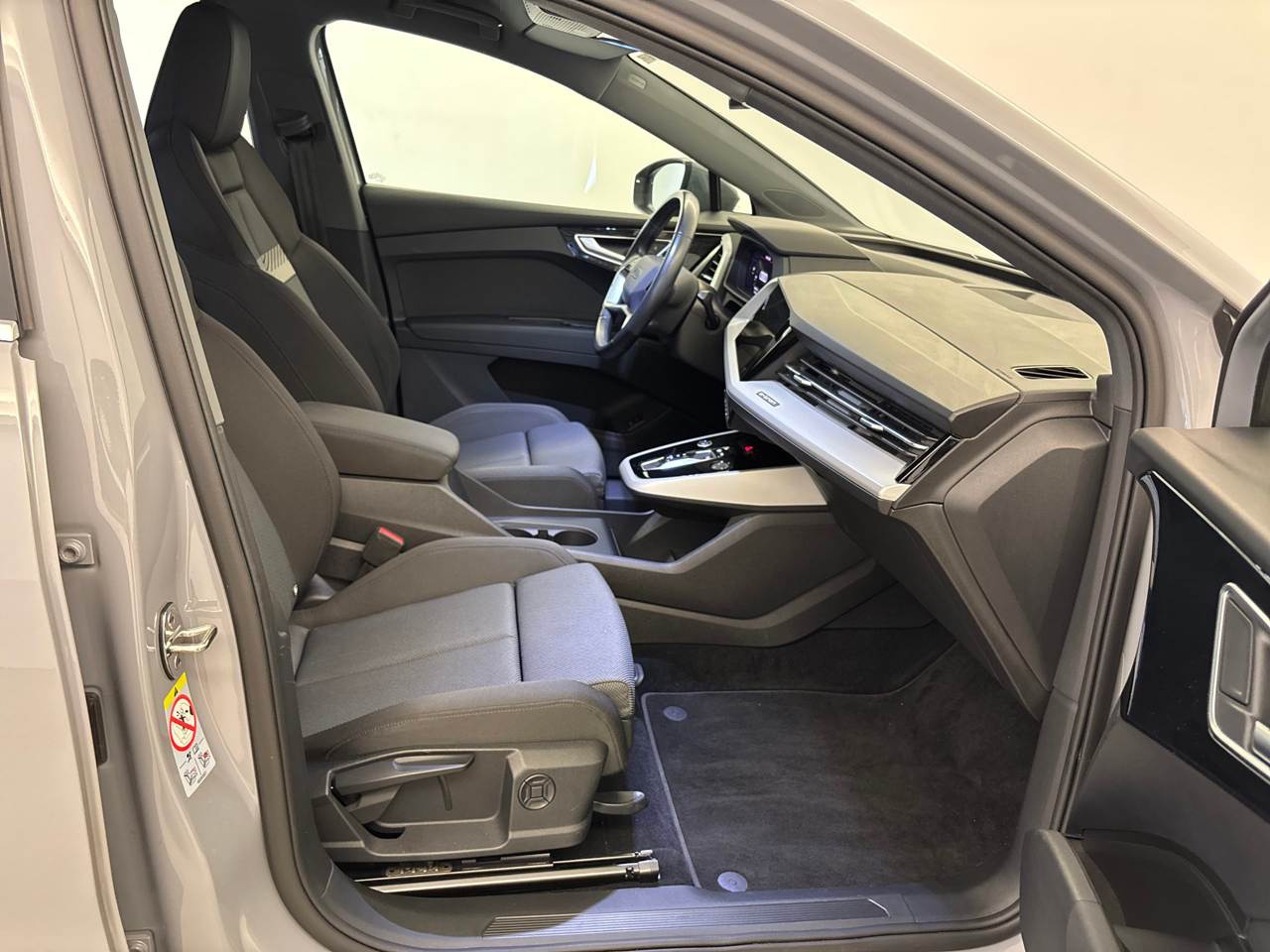 Audi Q4 e-tron Sportback 40 NAVI KLIMAAUT LED SPORTSITZE SHZ 7