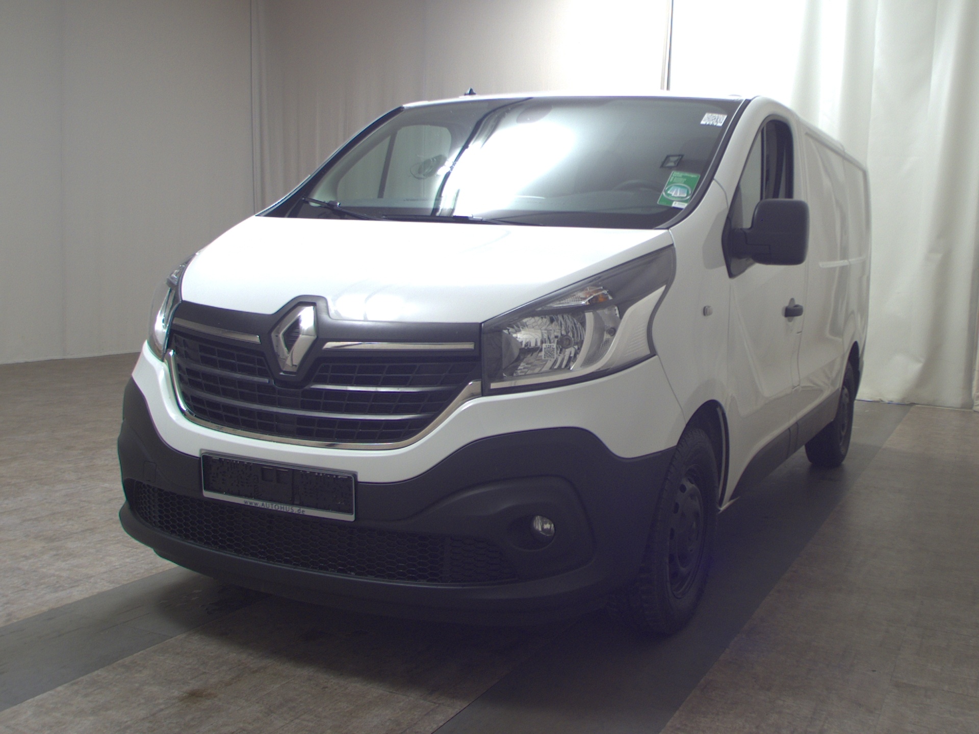 Renault Trafic L1H1 2.0 dCi 3 Sitzer Navi Klima AHK RFK 2