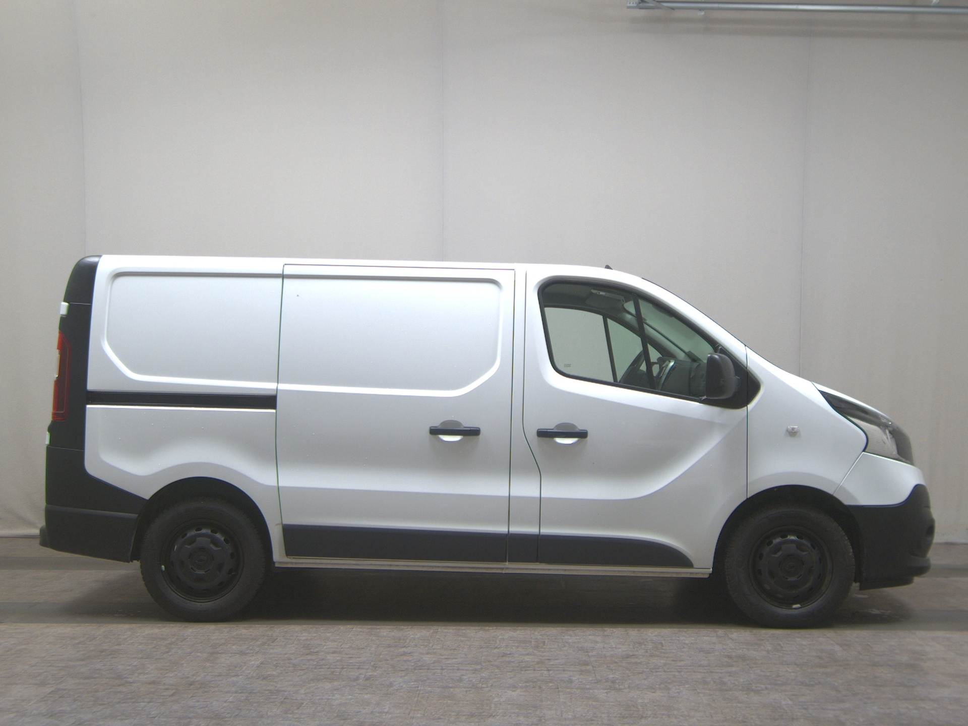 Renault Trafic L1H1 2.0 dCi 3 Sitzer Navi Klima AHK RFK